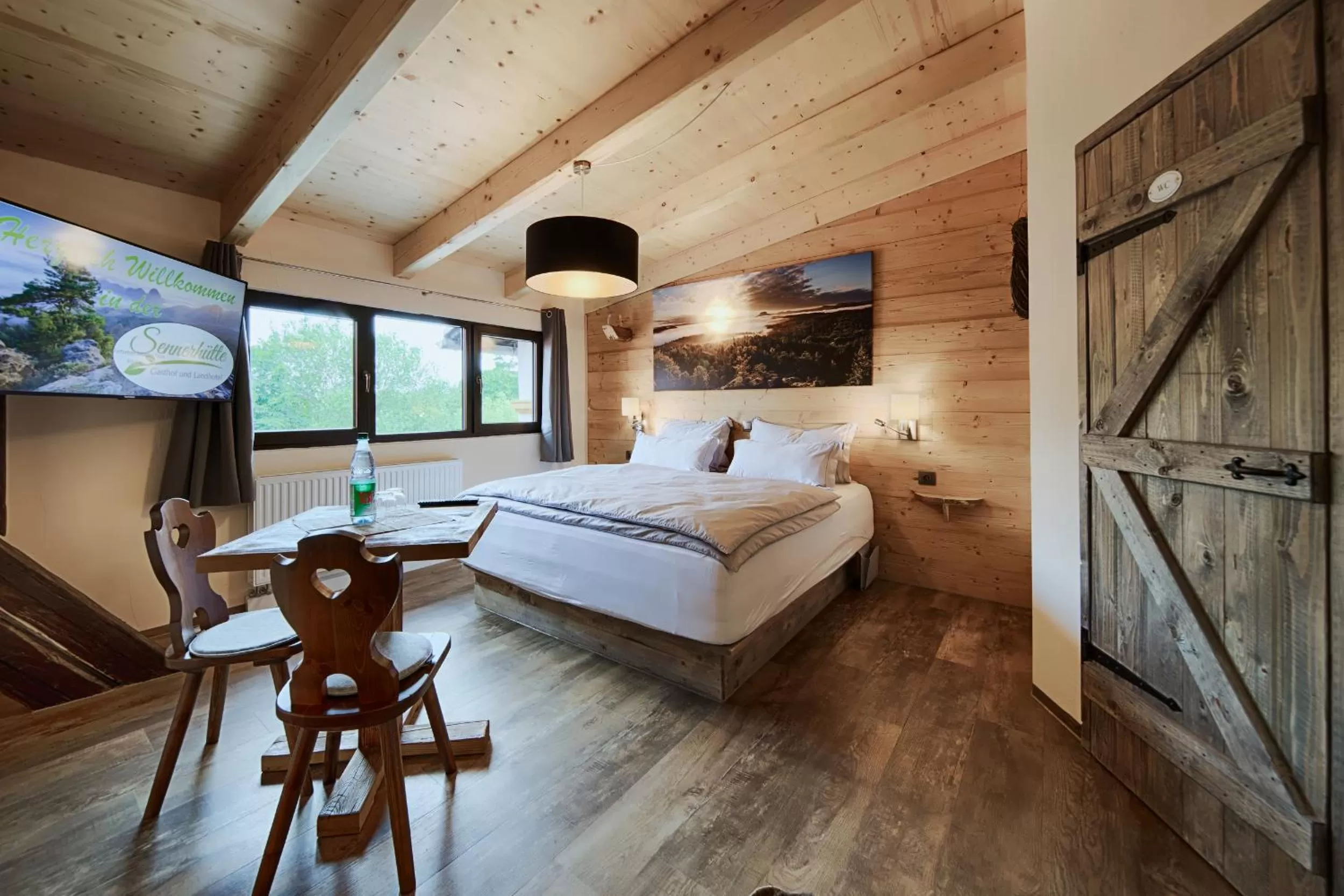Photo of the whole room, Bed in Sennerhütte Landhotel