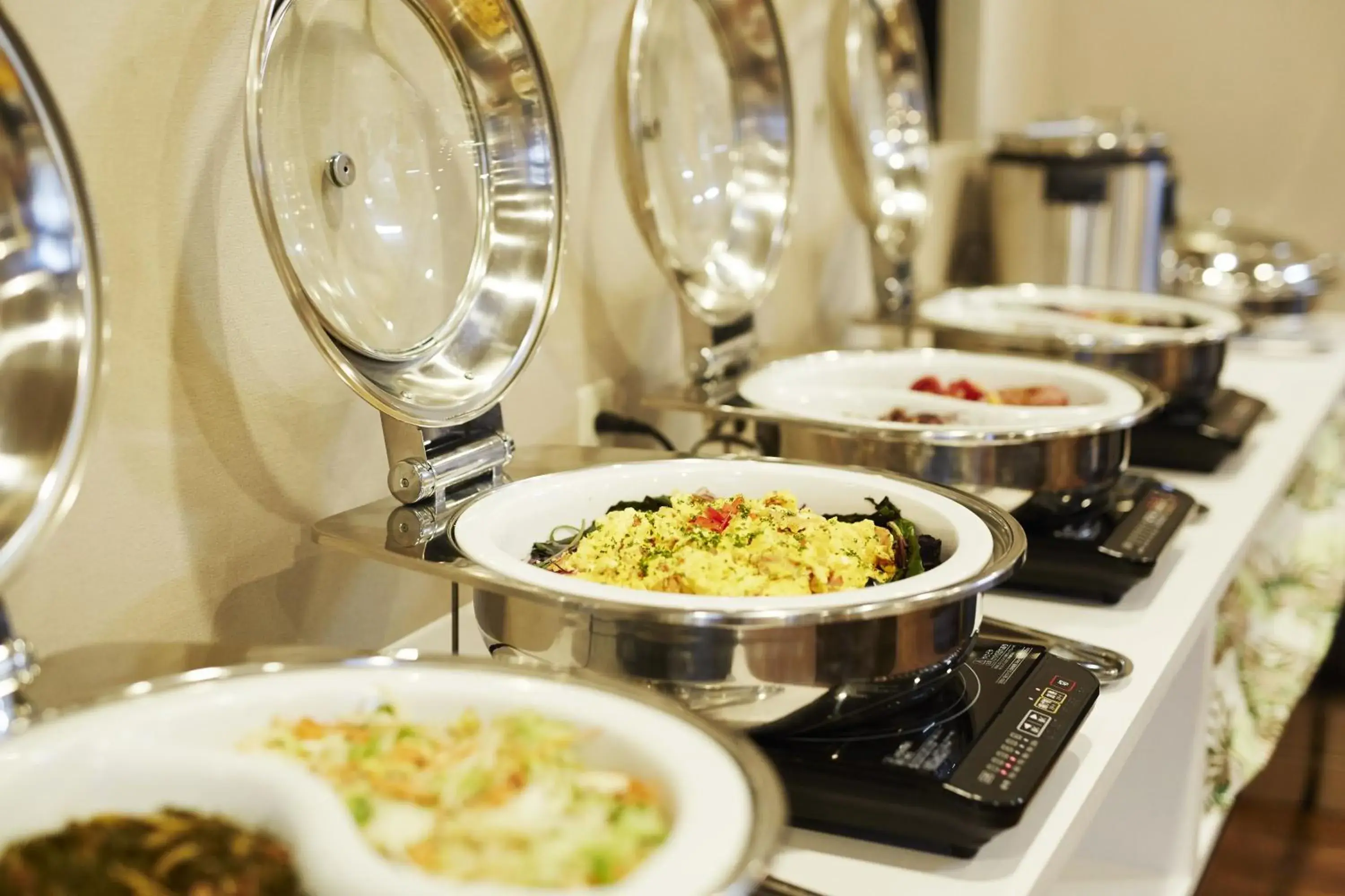 Restaurant/places to eat in Hotel Azat Naha Restaurant/places to eat in Hotel Azat Naha