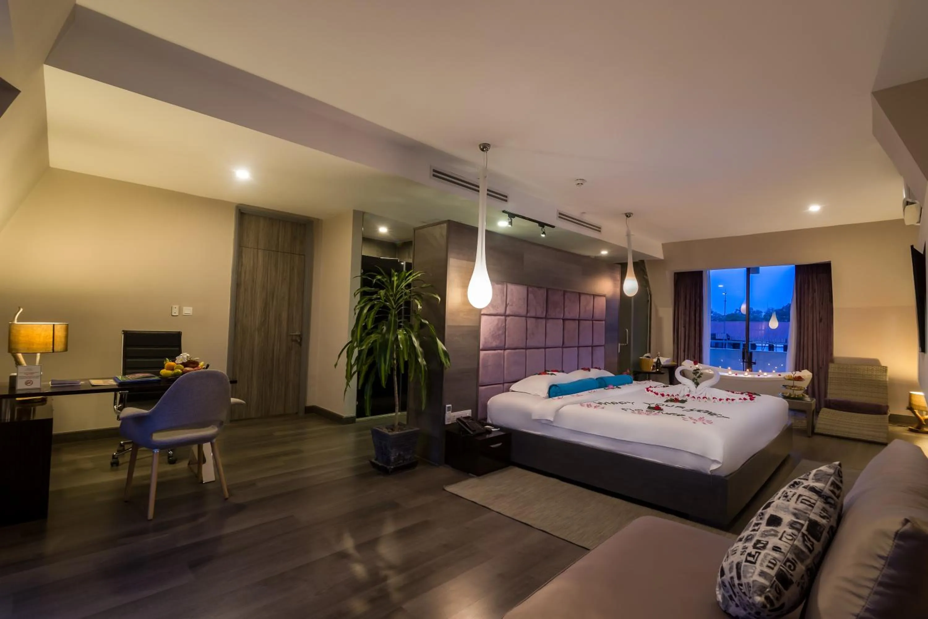 Royal Suite Room with City View in Damrei Angkor Hotel
