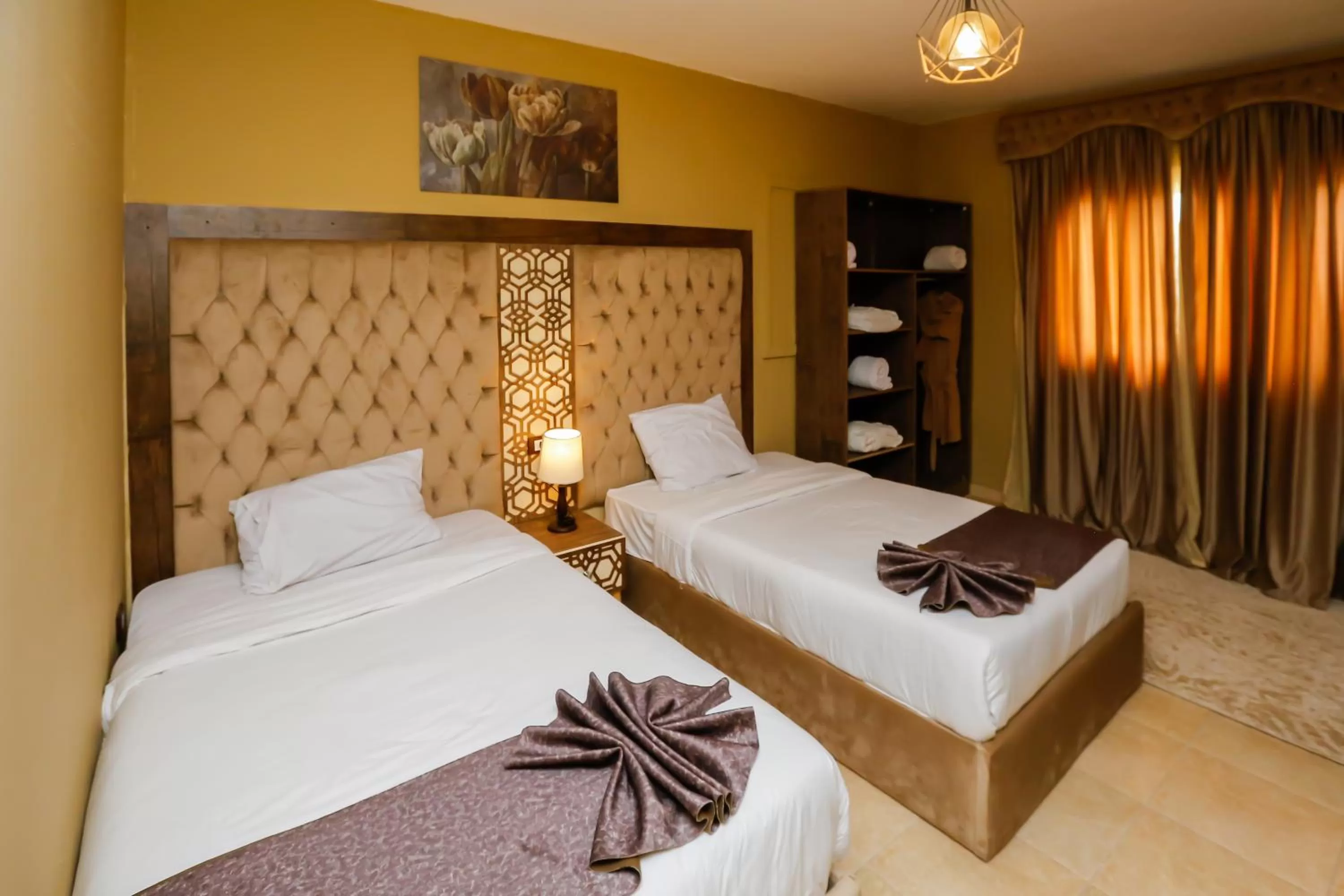 Bedroom, Bed in King Cheops Inn - Pyramid View