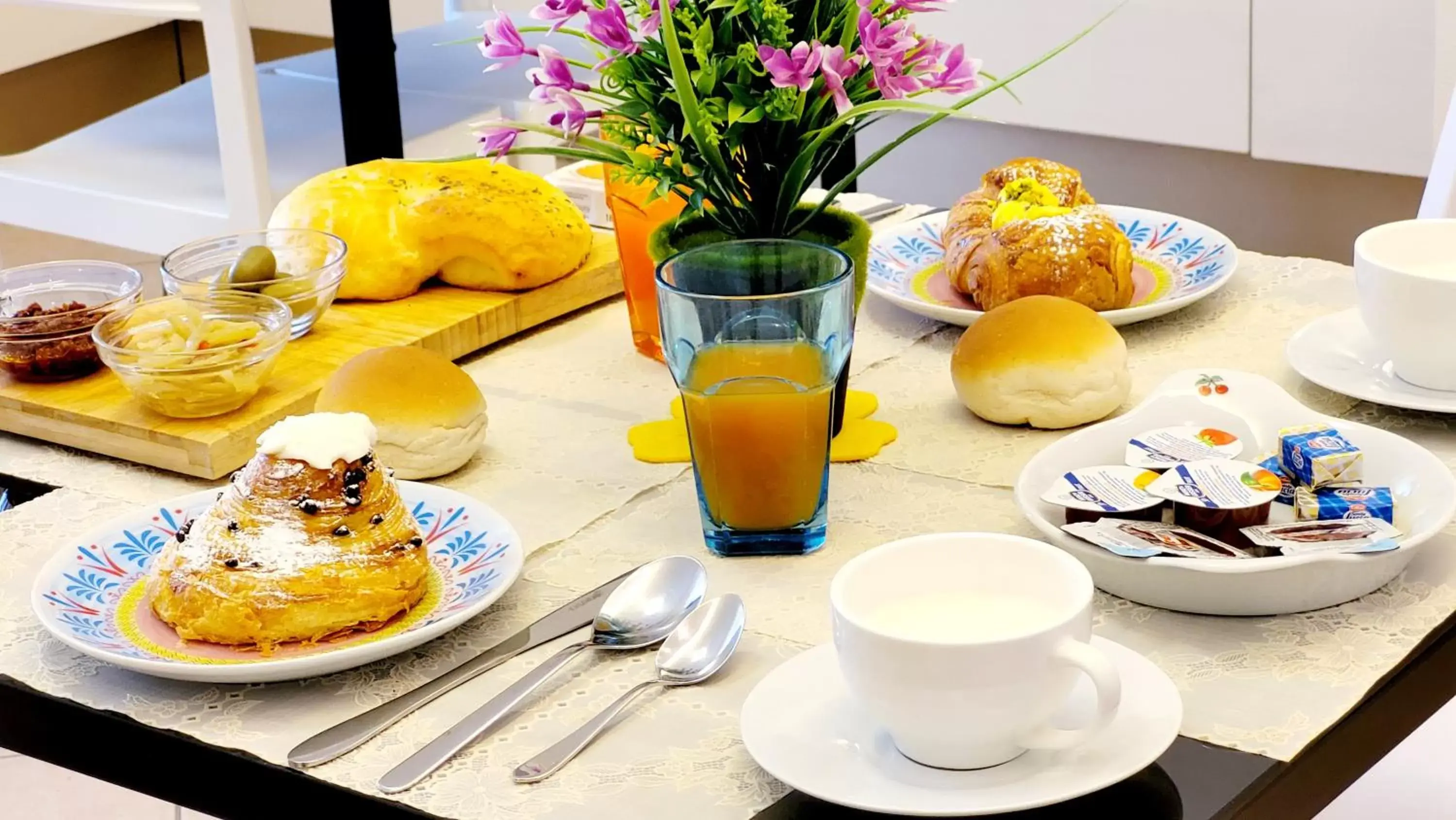 Food and drinks, Breakfast in Zanzi 's Charming Rooms