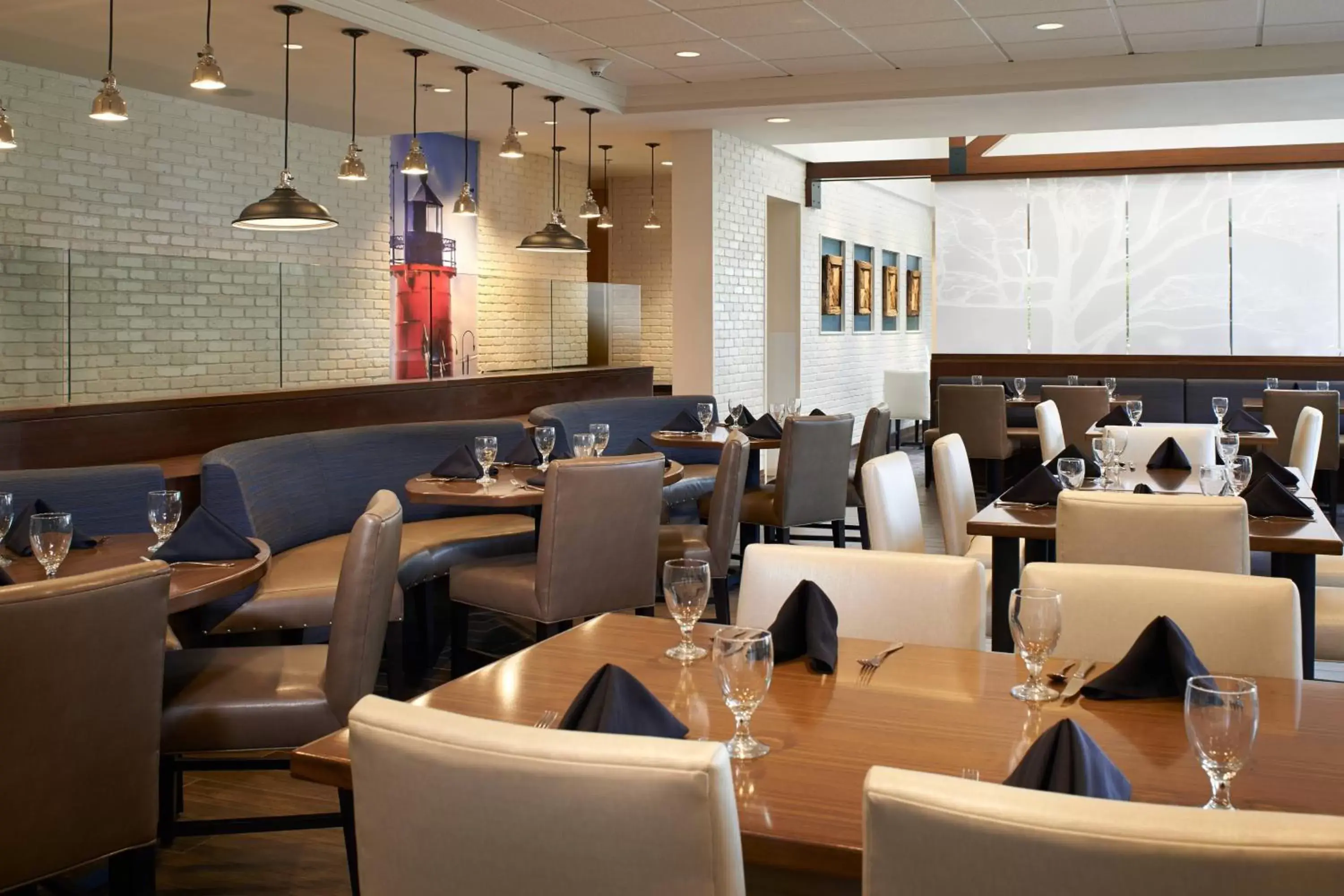 Restaurant/Places to Eat in Detroit Metro Airport Marriott