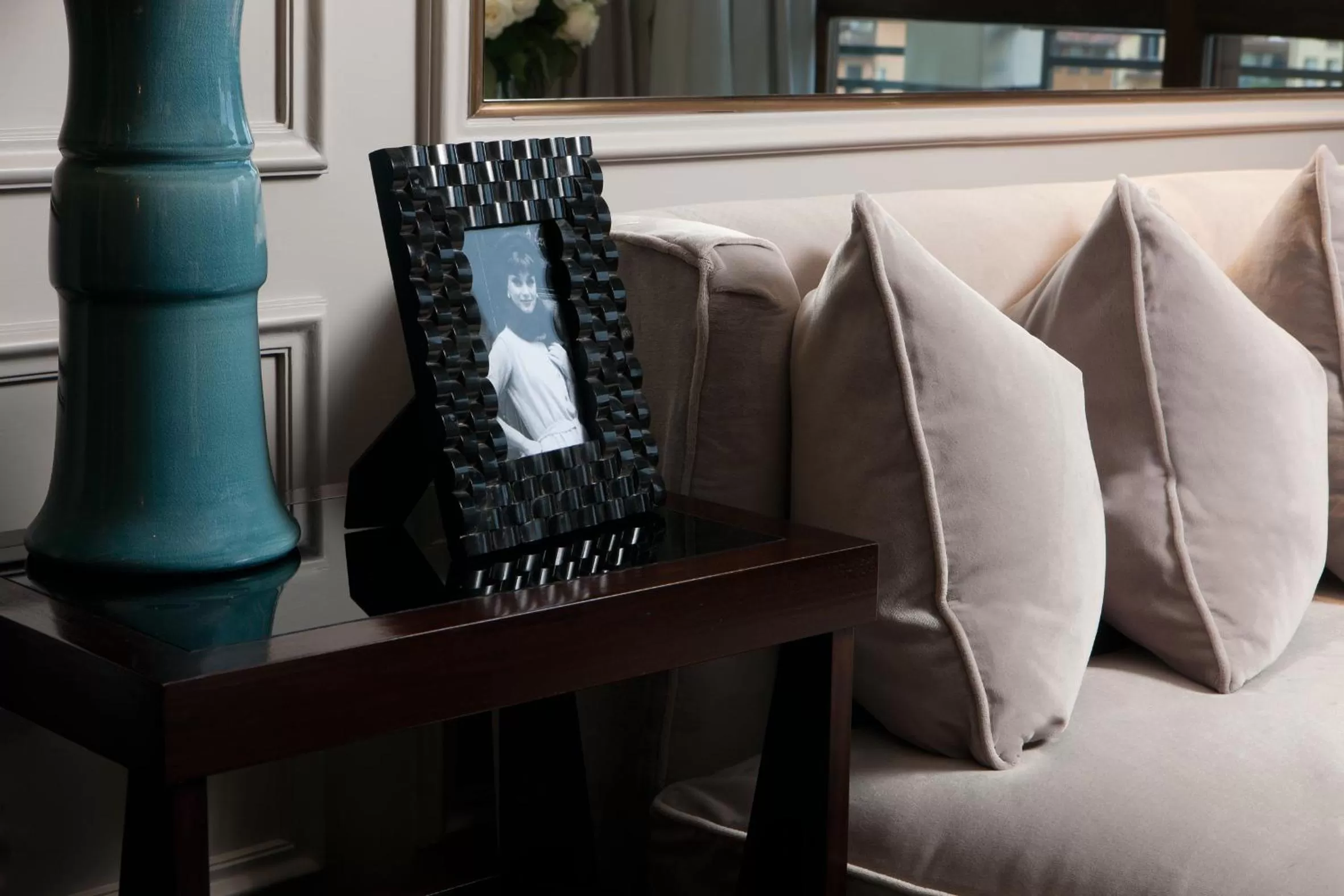 Decorative detail in Portrait Firenze - Lungarno Collection