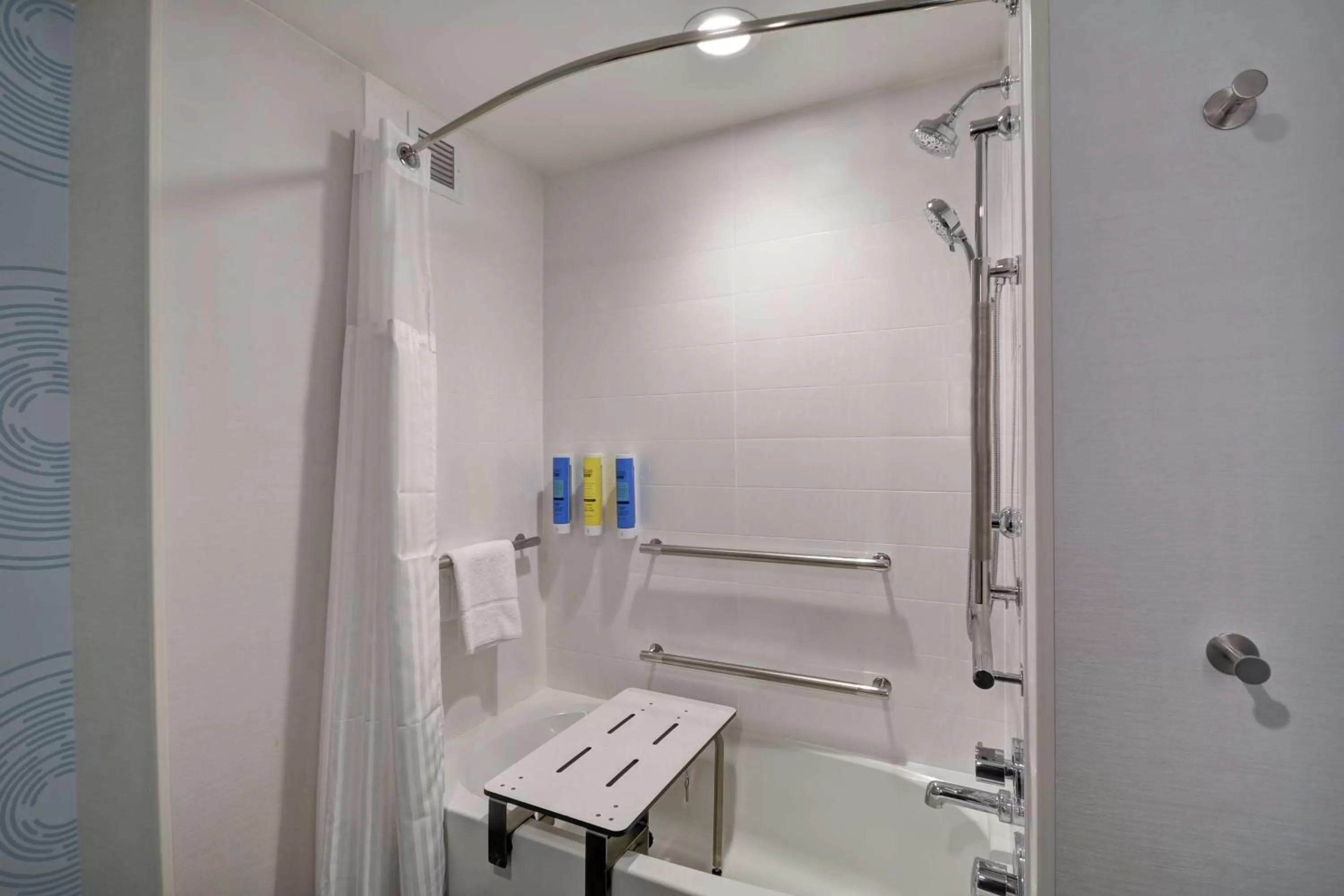 Bathroom in Tru By Hilton Mason King's Island