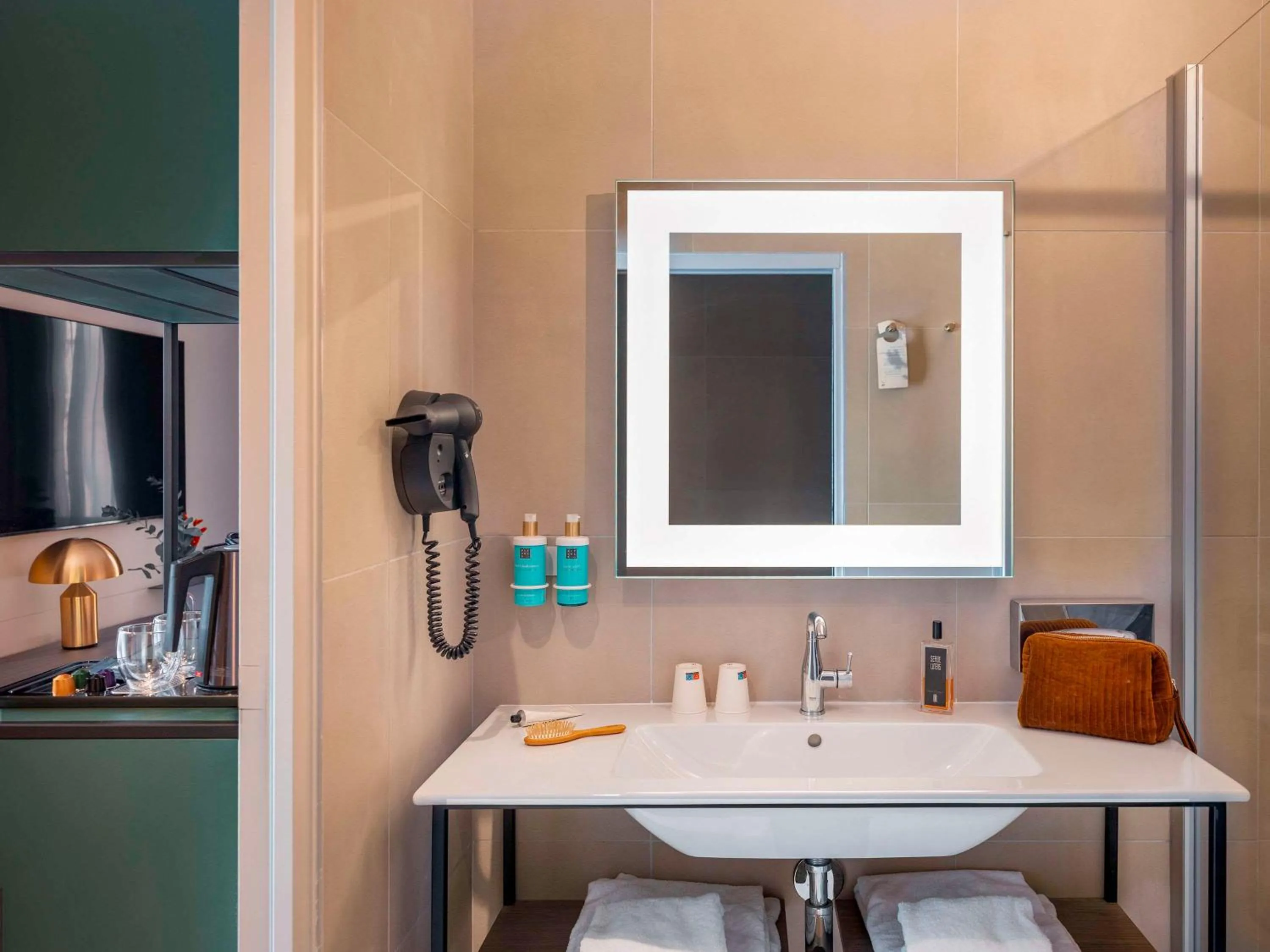 Classinc Twin Room in Novotel Orléans Centre Gare