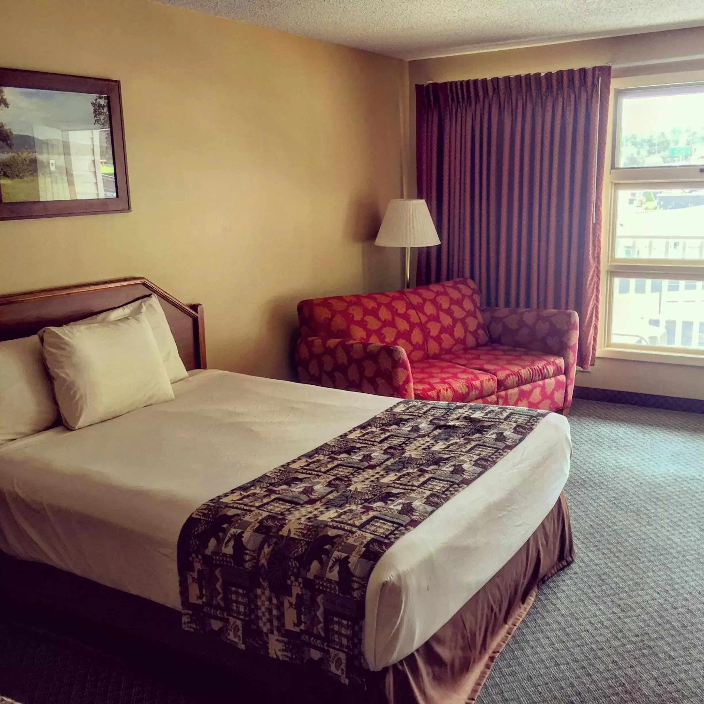 Bed, Room Photo in Super 8 by Wyndham Lake George/Downtown