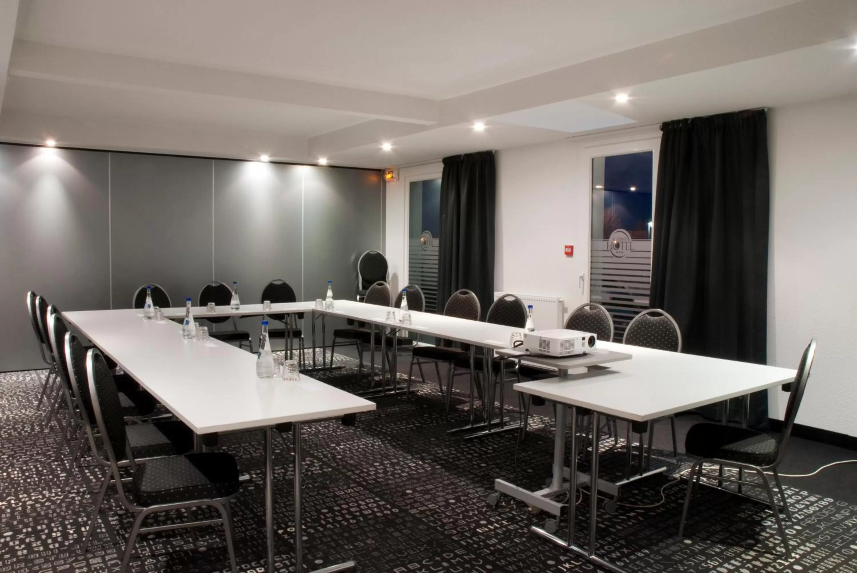 Business facilities in The Originals City, Hôtel Acadine, Le Neubourg