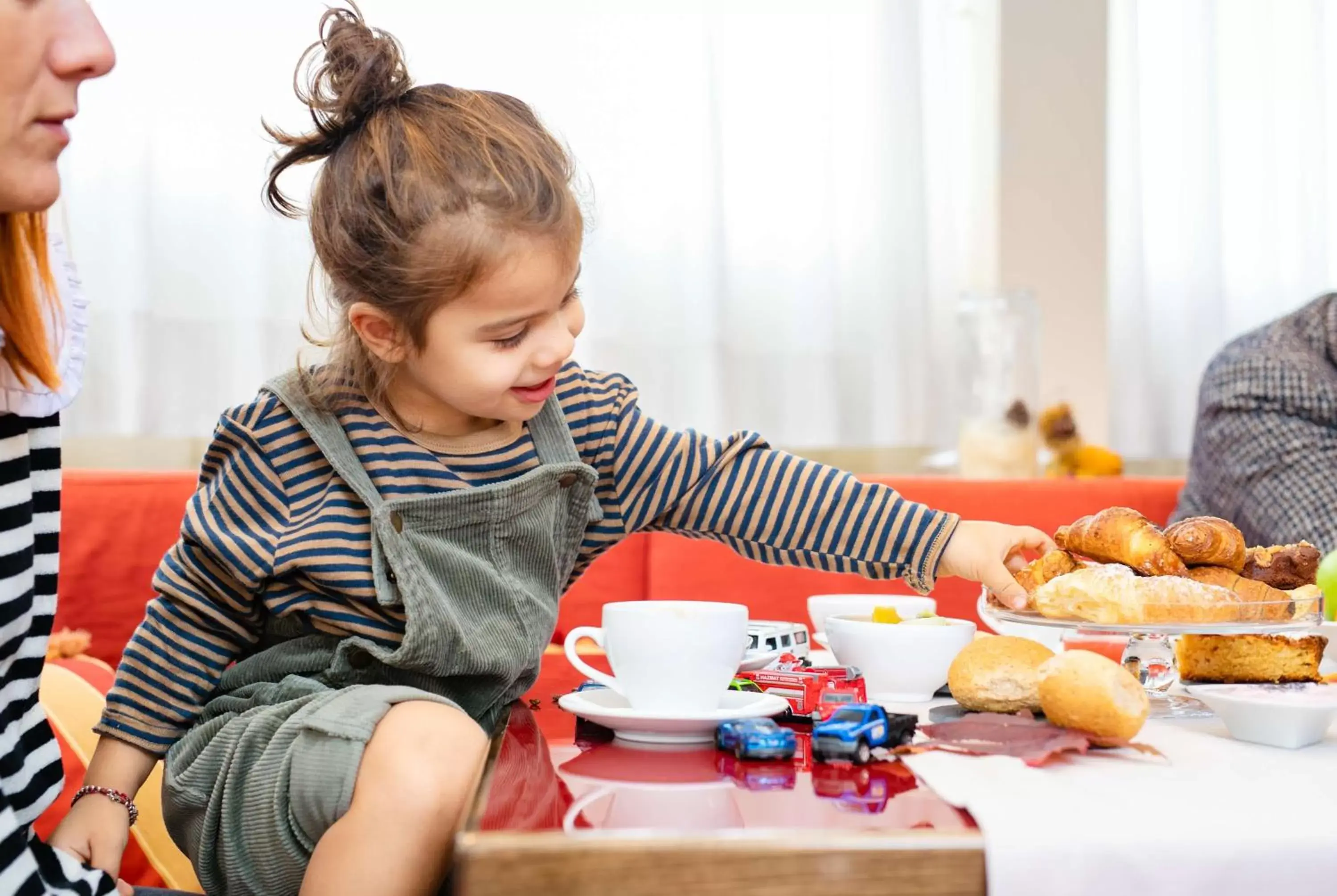 Breakfast, Children in Etrusco Arezzo Hotel - Sure Hotel Collection by Best Western