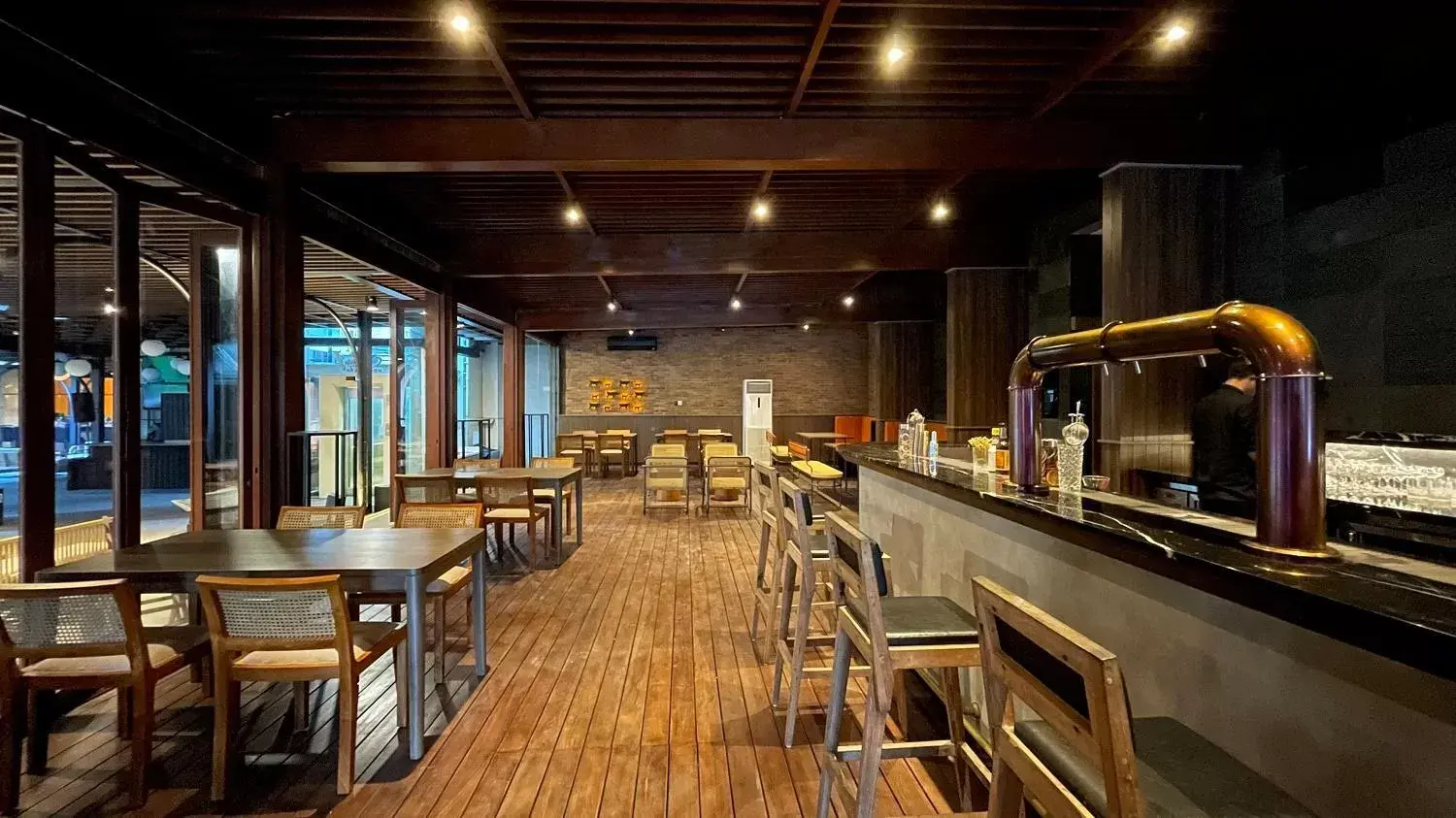Lounge or bar, Restaurant/Places to Eat in ARTOTEL Suites Bianti Yogyakarta, CHSE Certified