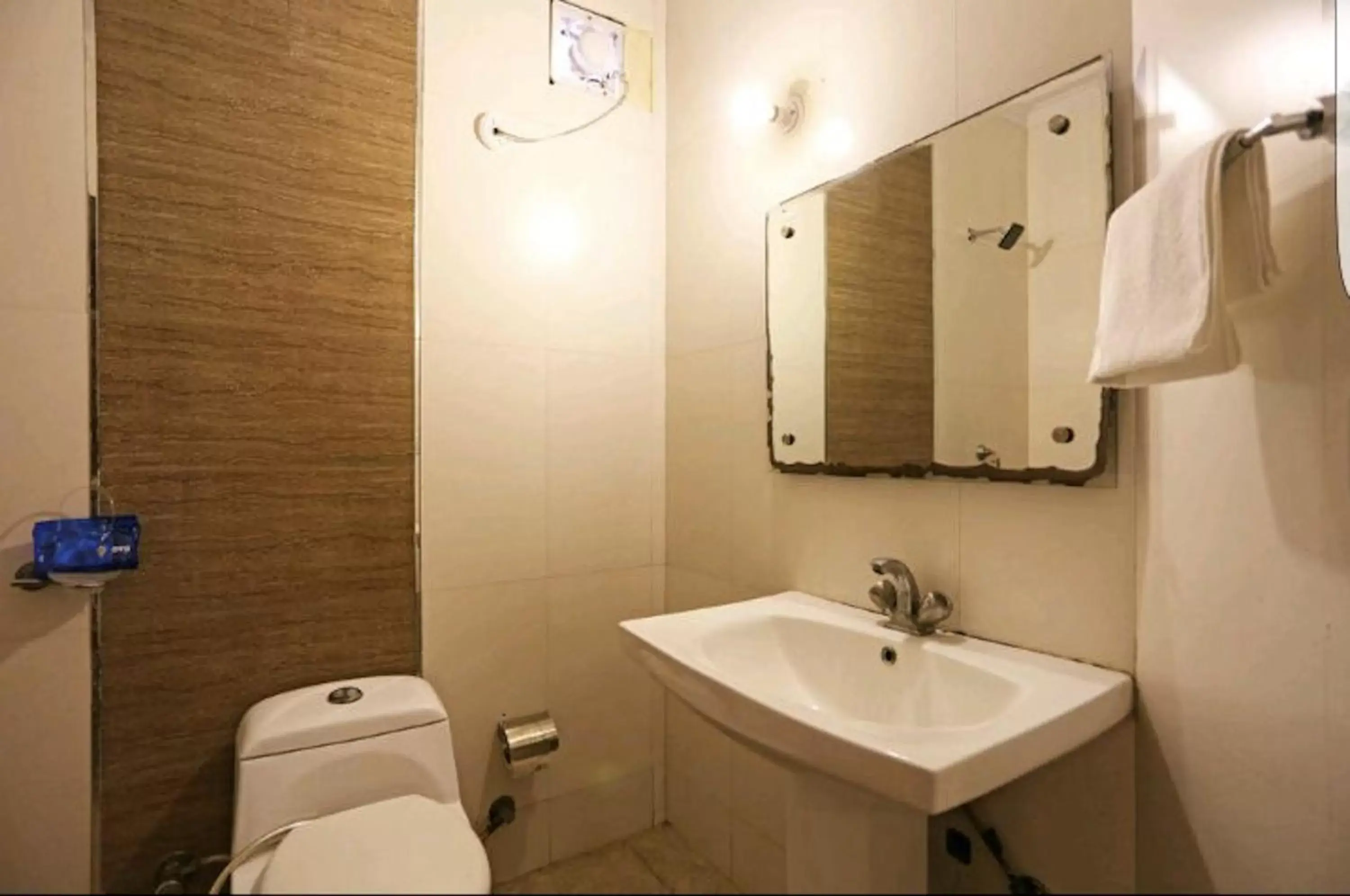 Bathroom in Hotel Unistar