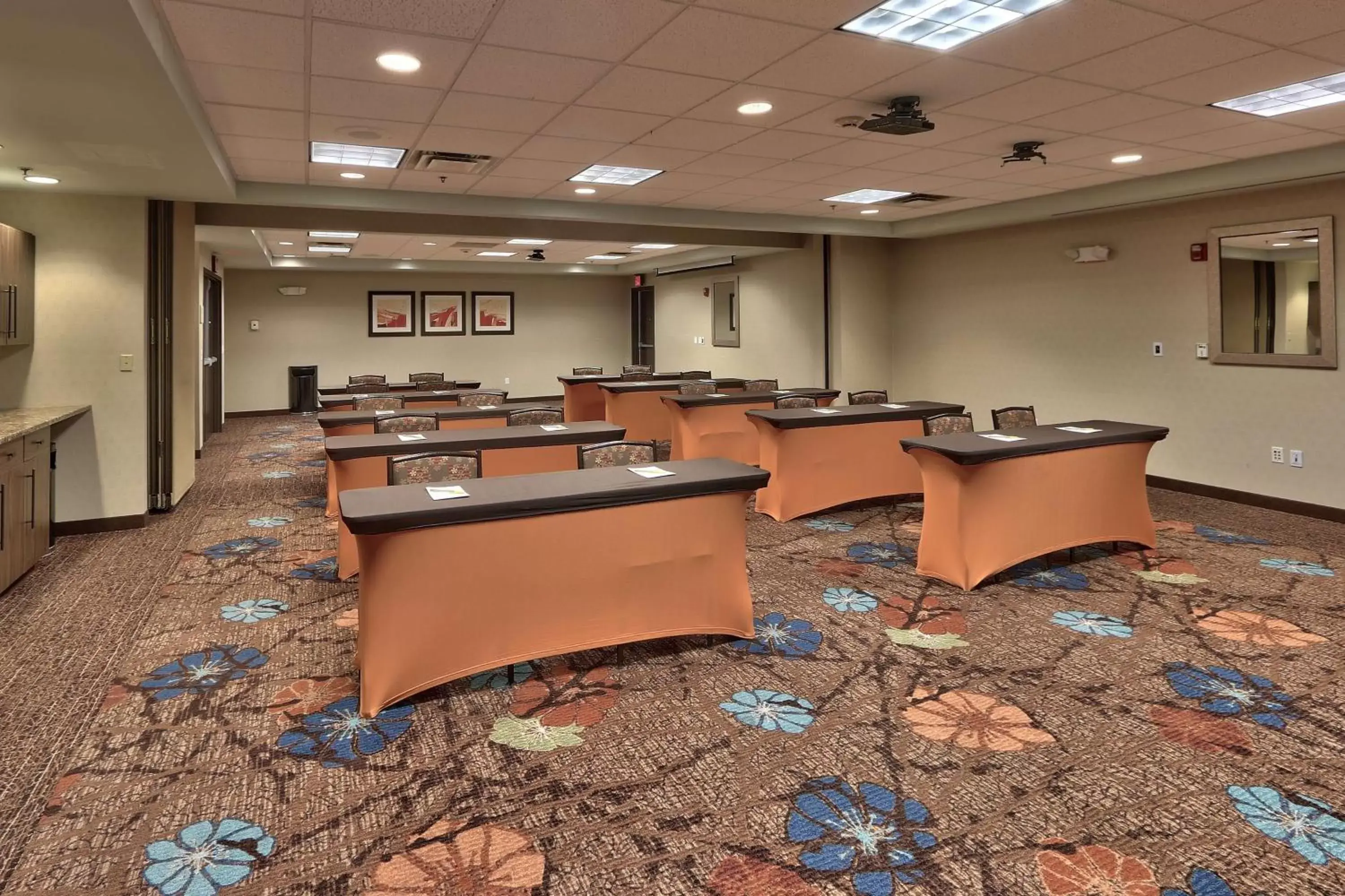 Meeting/conference room in Hilton Garden Inn Albuquerque Airport