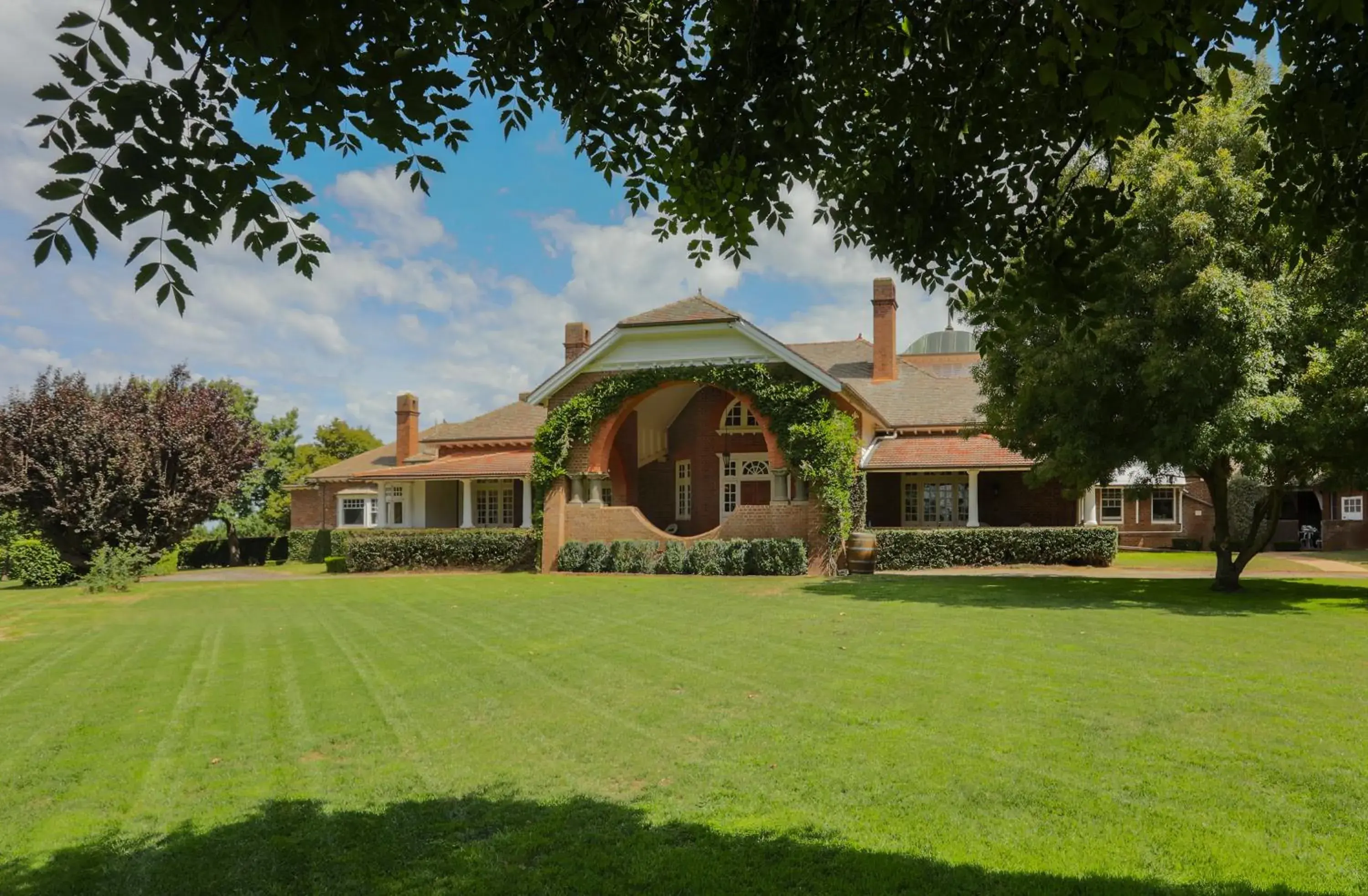 Facade/entrance, Property Building in Petersons Armidale Winery and Guesthouse