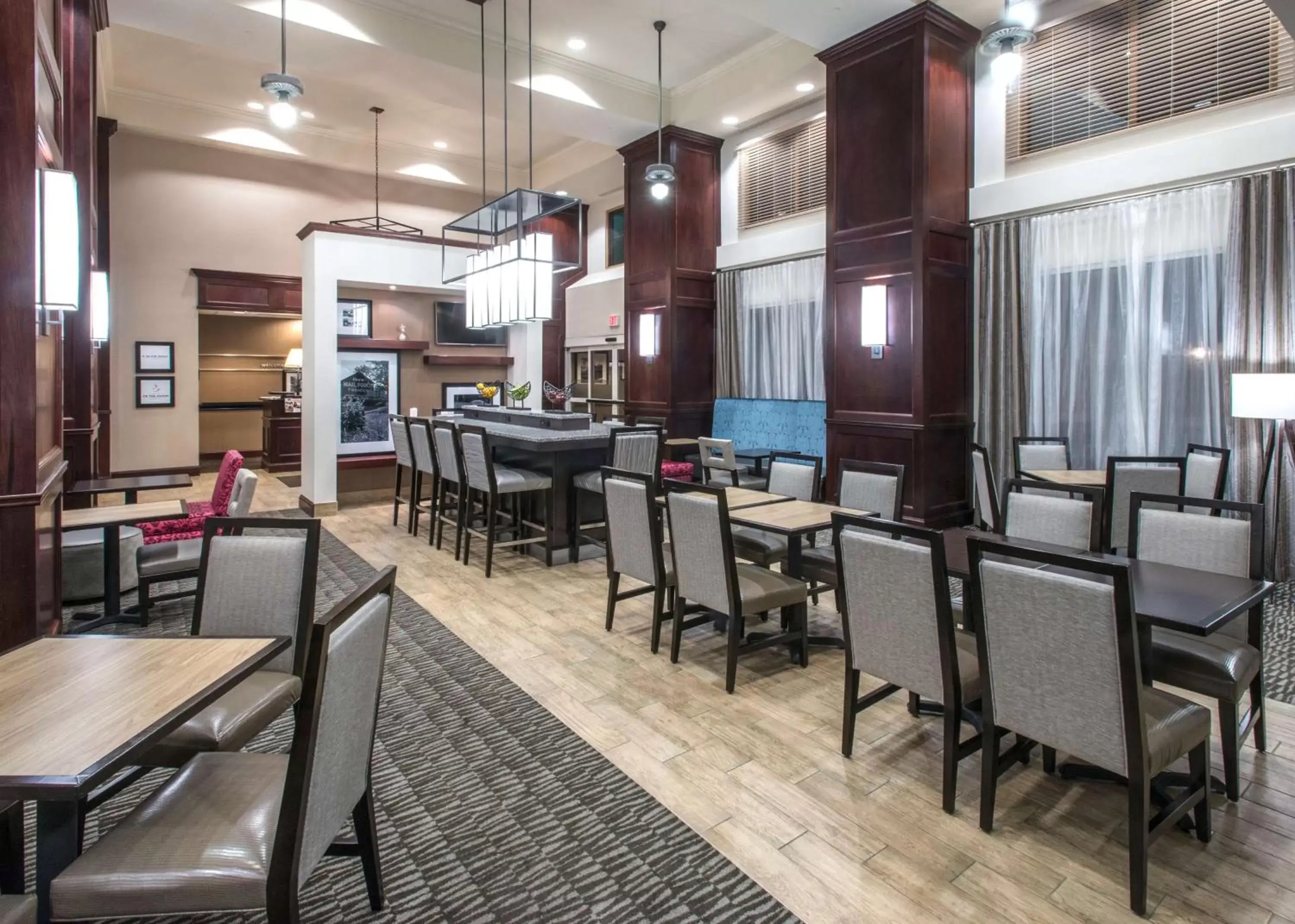 Lobby or reception, Restaurant/Places to Eat in Hampton Inn & Suites Jackson