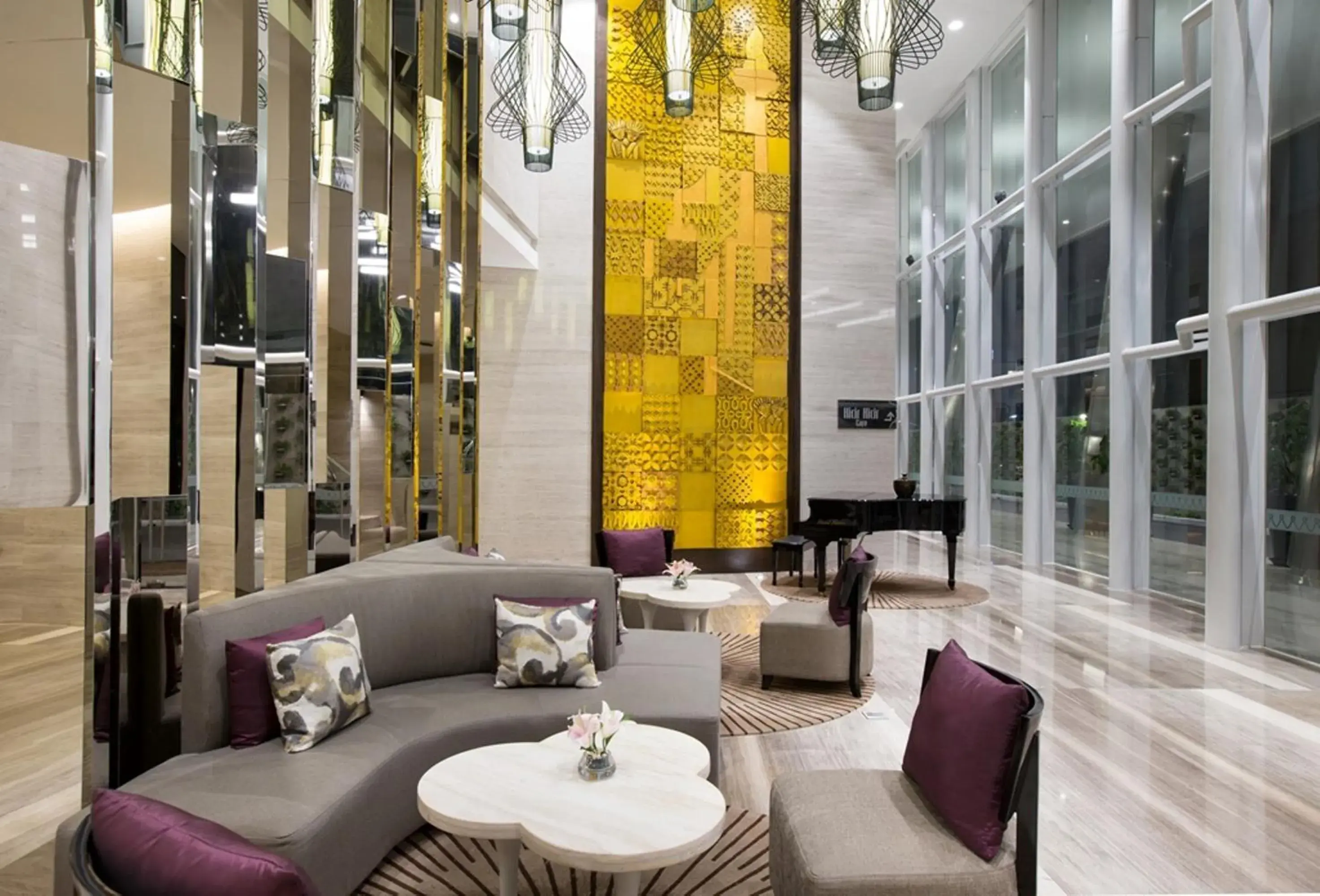 Lobby or reception, Restaurant/Places to Eat in Hotel Santika Premiere Hayam Wuruk Jakarta