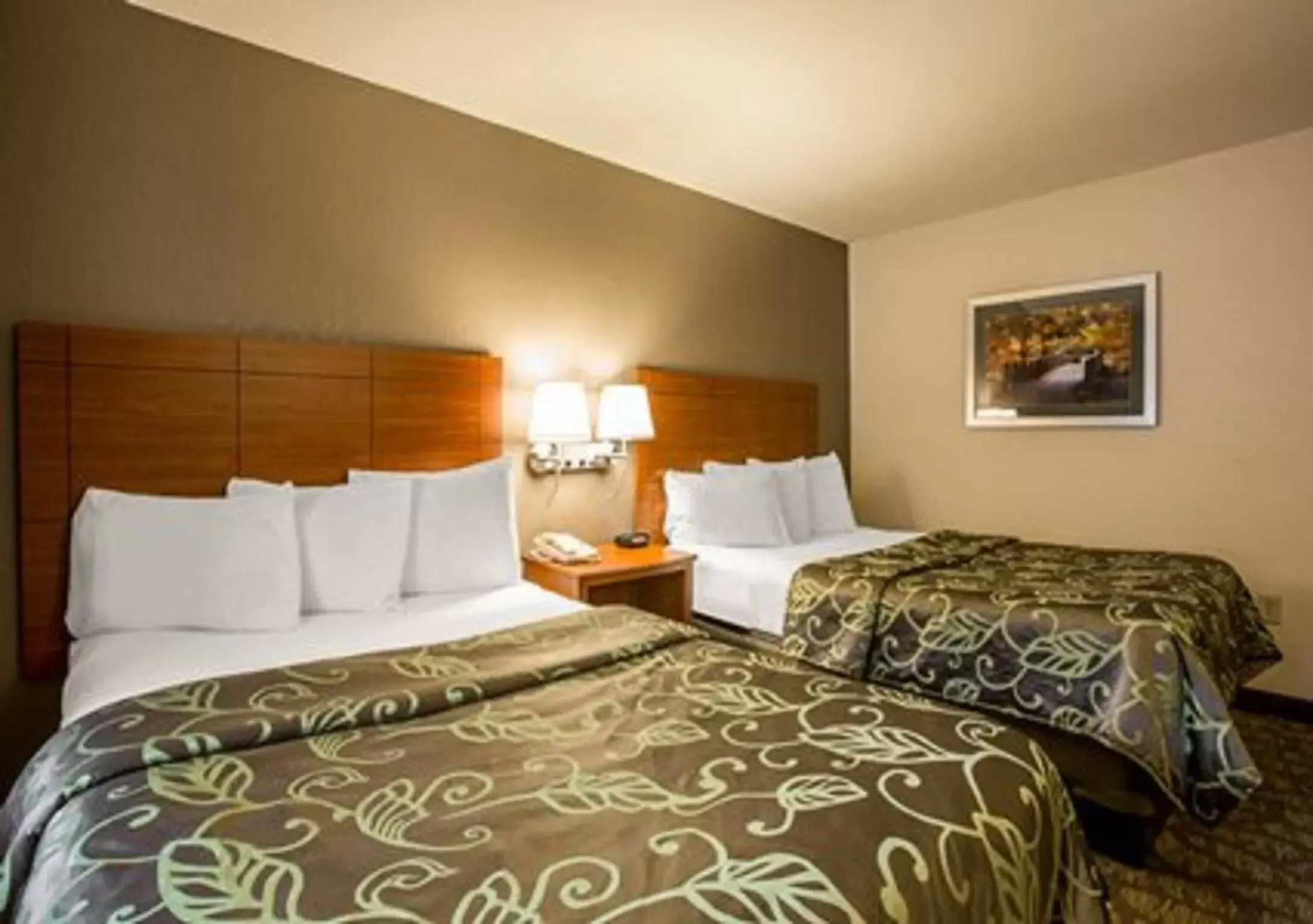 Double Room with Two Double Beds - Ground Floor/Non-Smoking in Econo Lodge Cherokee Near Island Park Double Room with Two Double Beds - Ground Floor/Non-Smoking in Econo Lodge Cherokee Near Island Park