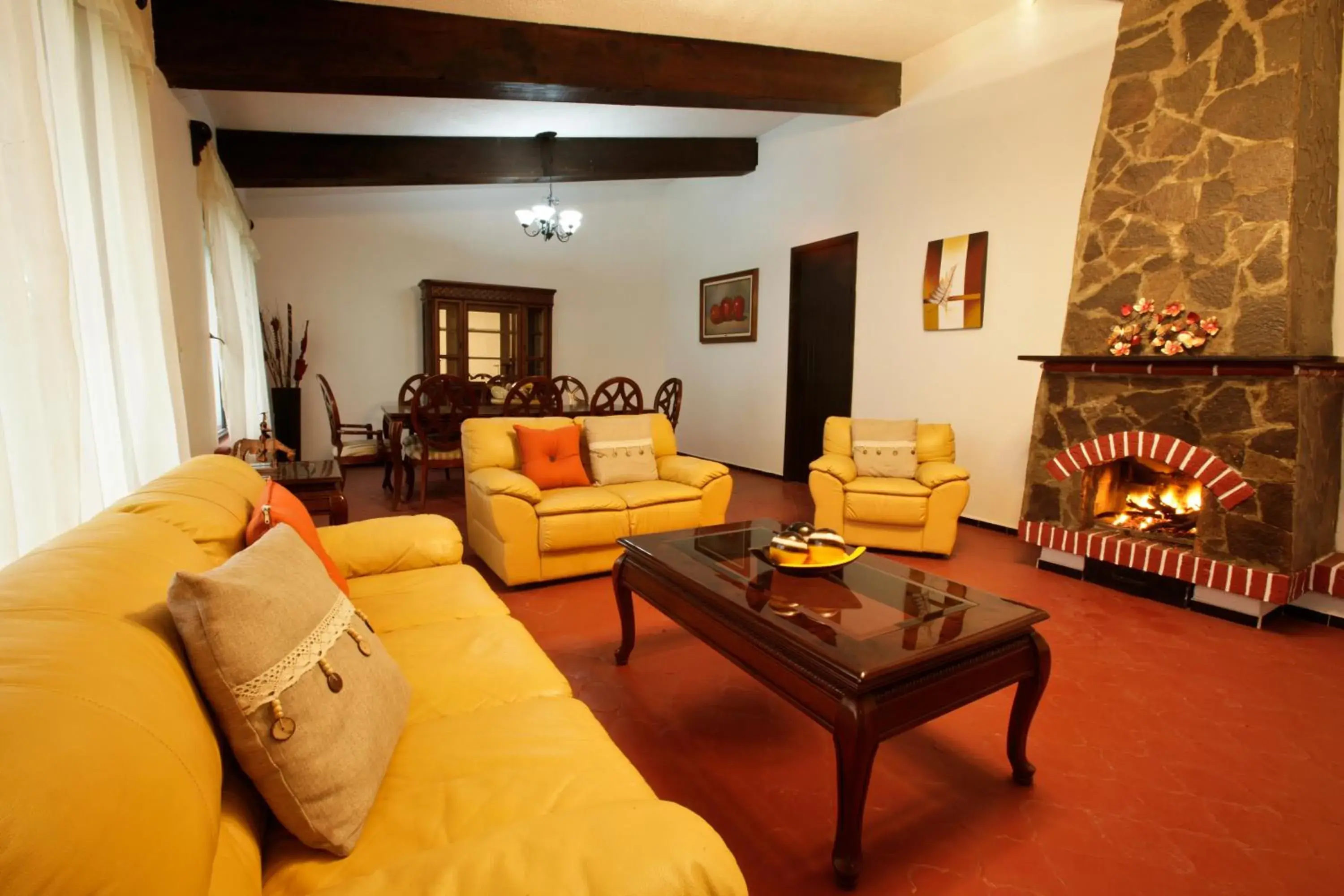 Communal lounge/ TV room, Seating Area in Hotel Finca Las Hortensias