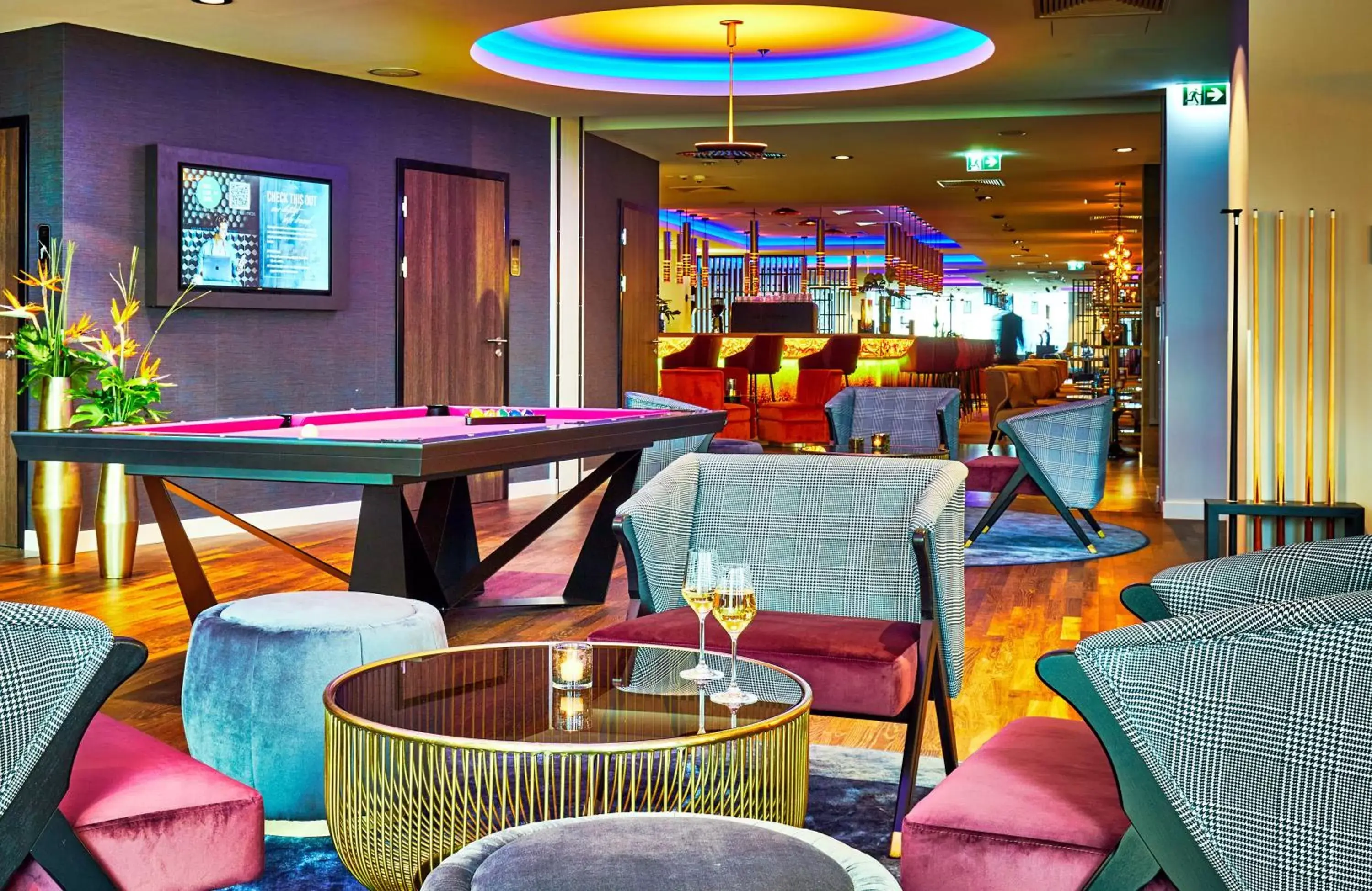 Lounge or bar in NYX Hotel Warsaw by Leonardo Hotels