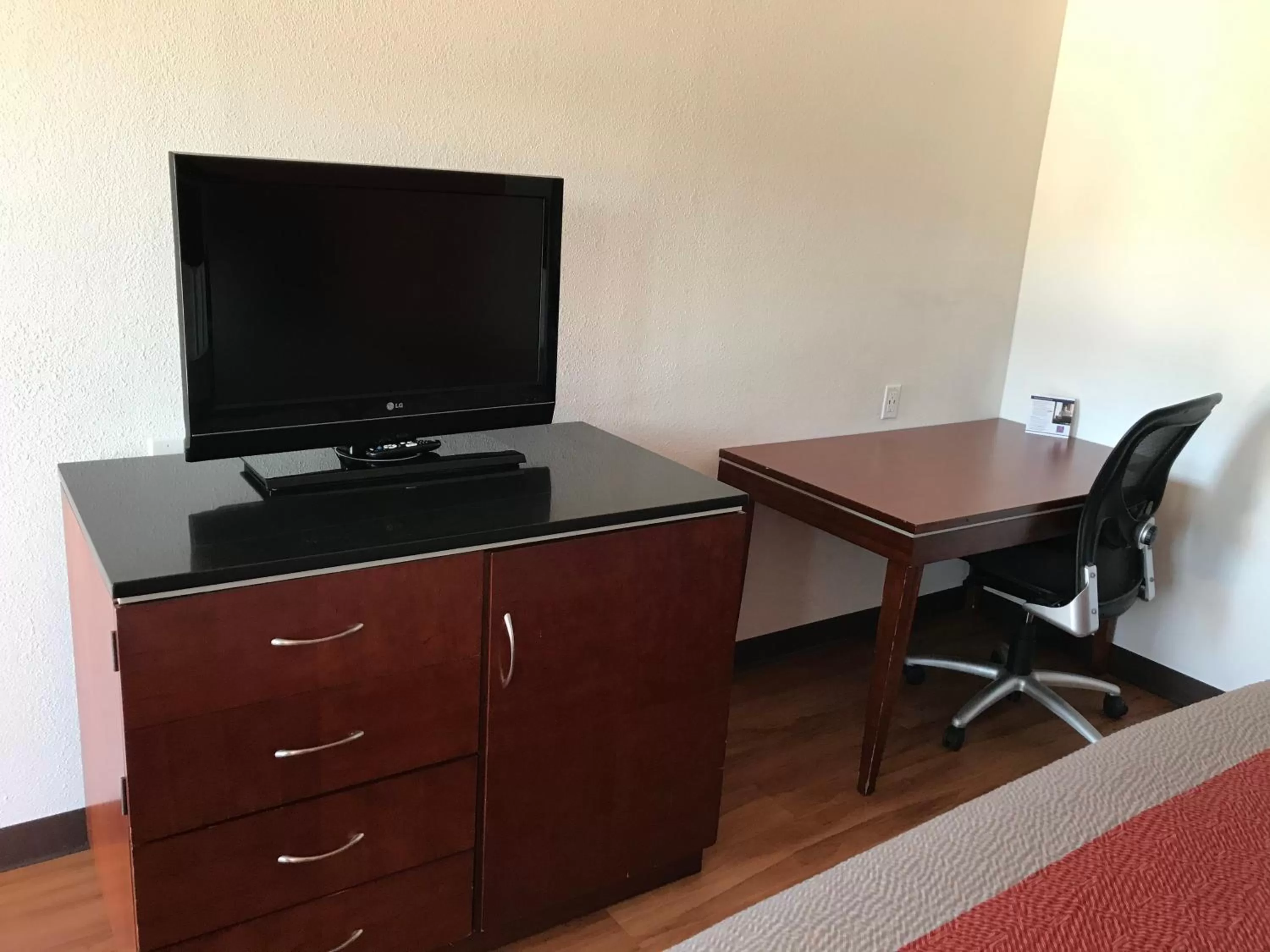 TV/Entertainment Center in Motel 6-Alma, AR