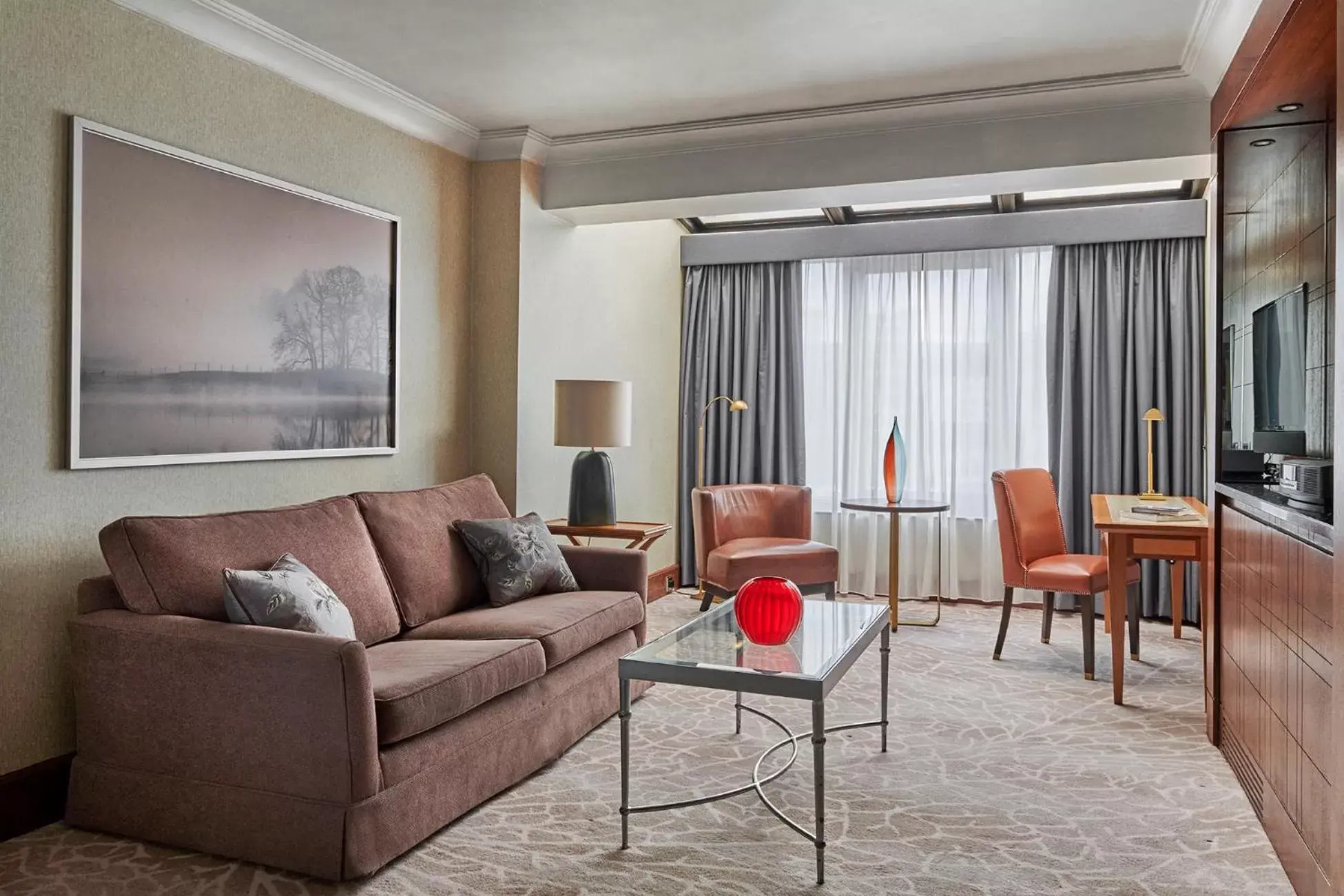 Living room in InterContinental London Park Lane by IHG Living room in InterContinental London Park Lane by IHG