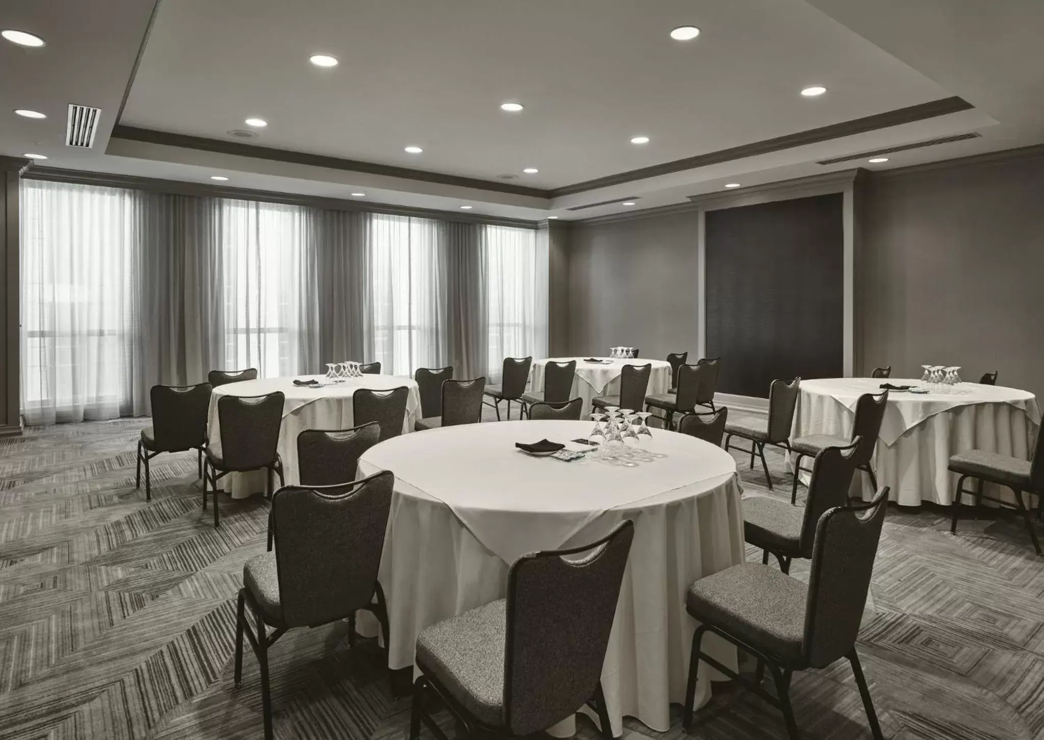 Meeting/conference room, Restaurant/Places to Eat in Loews New Orleans Hotel
