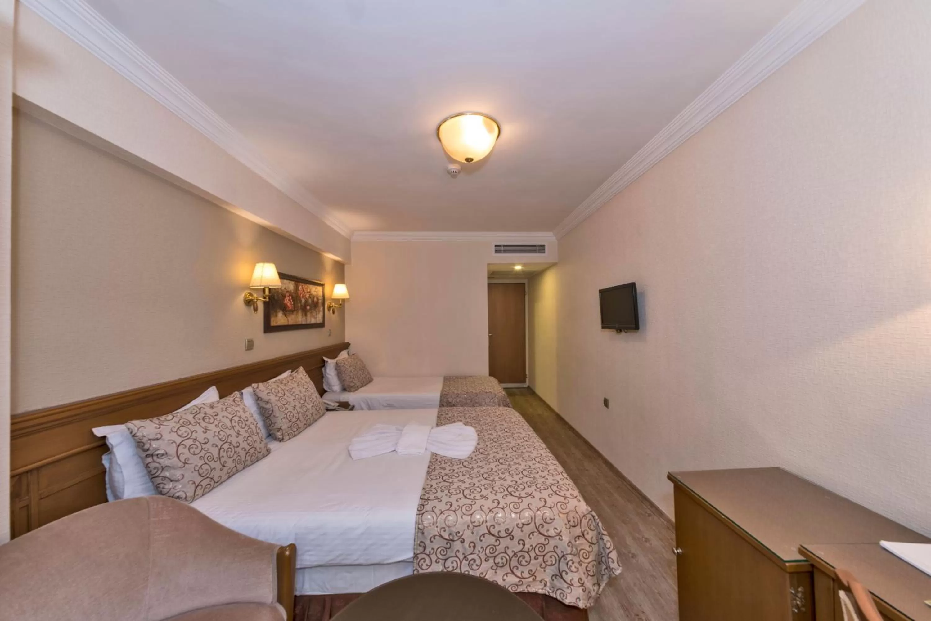 Bed in Laleli Gonen Hotel