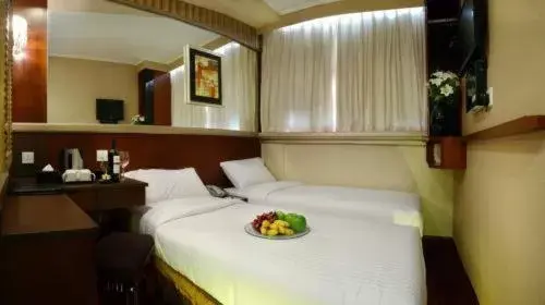 Bedroom, Bed in Oriental Lander Hotel