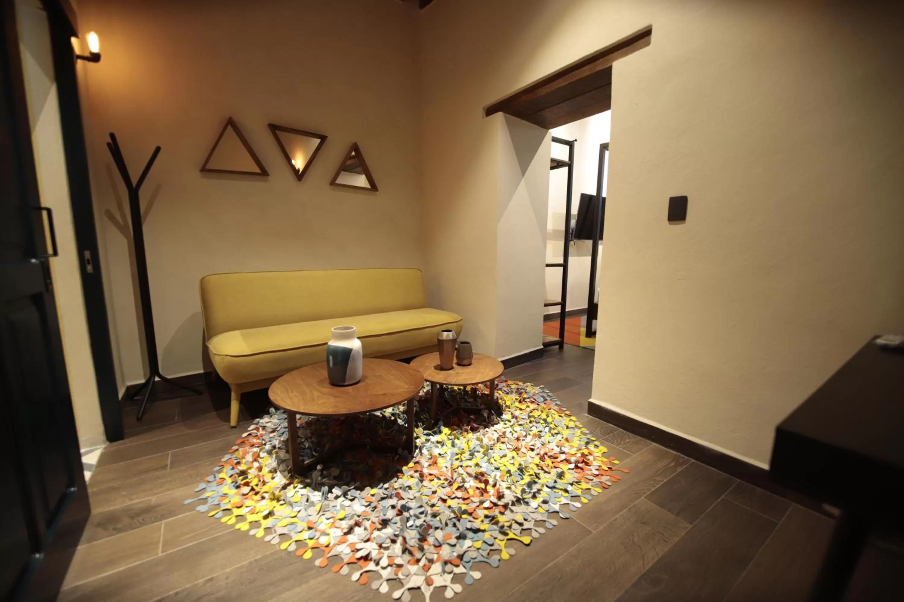 Antigua Trece Hotel Fusión