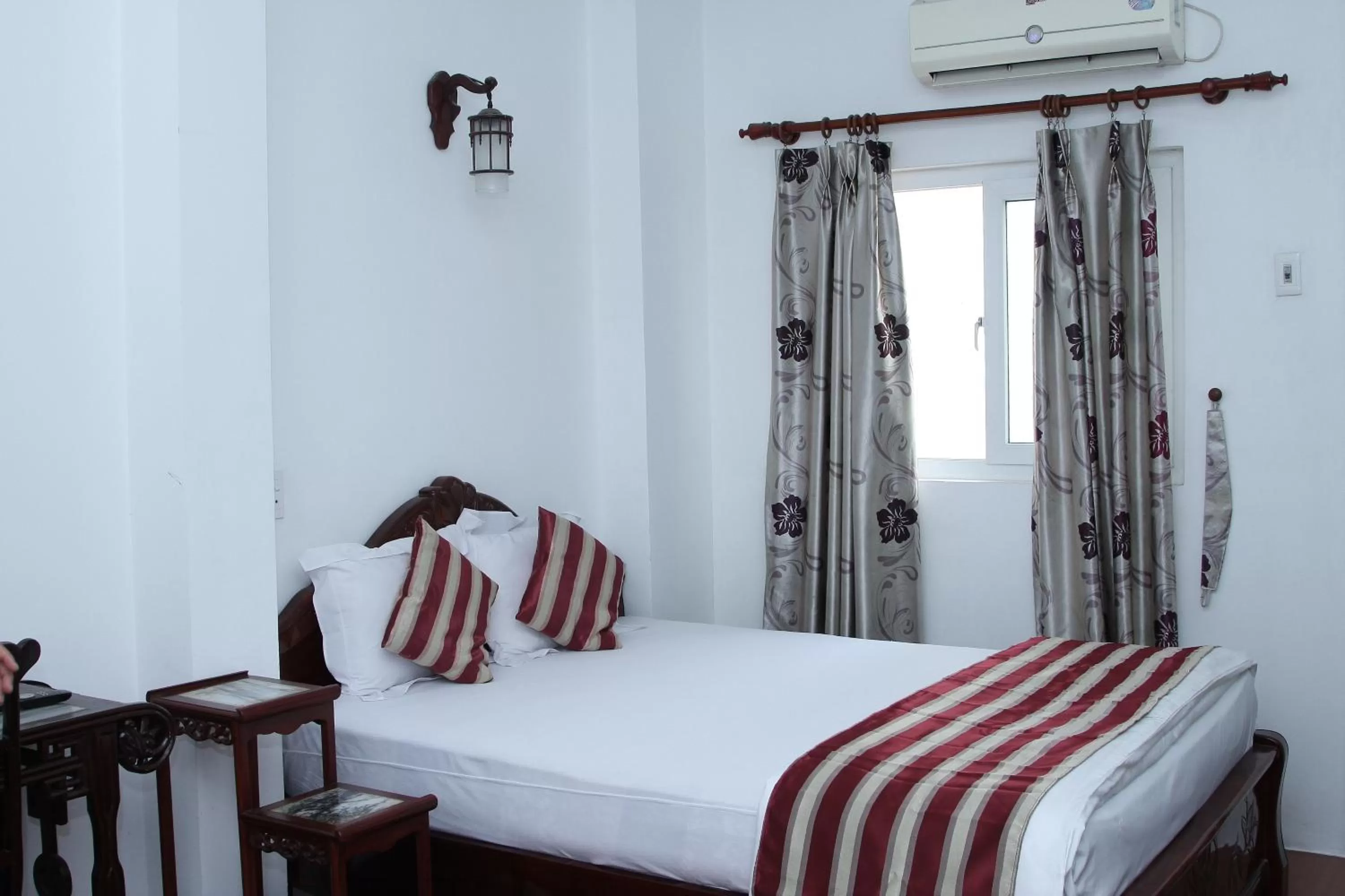 Photo of the whole room, Bed in Hoang Cuong Hotel