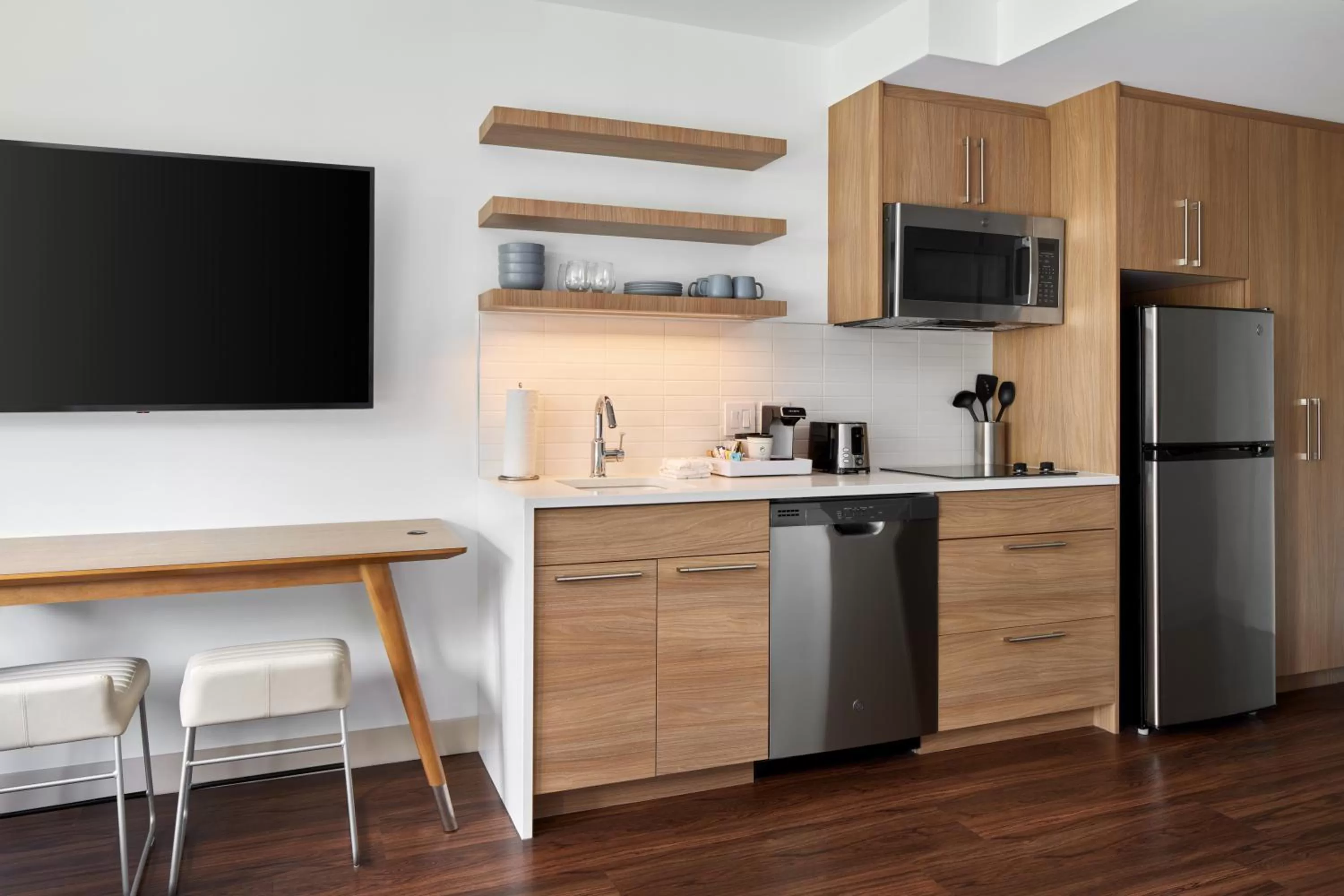 Kitchen or kitchenette in Element Valley Forge King of Prussia