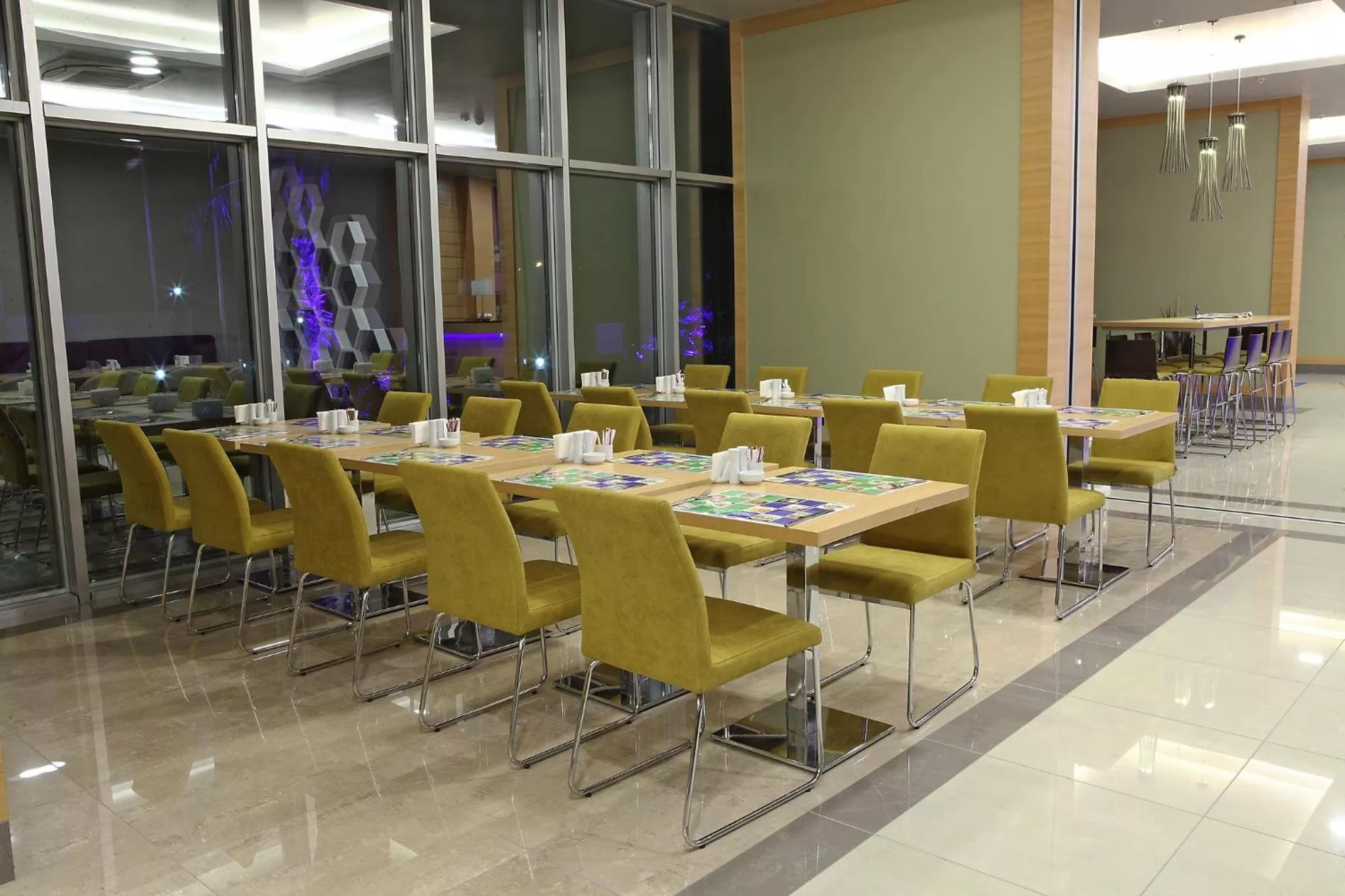 Restaurant/places to eat in Holiday Inn Express Manisa-West by IHG