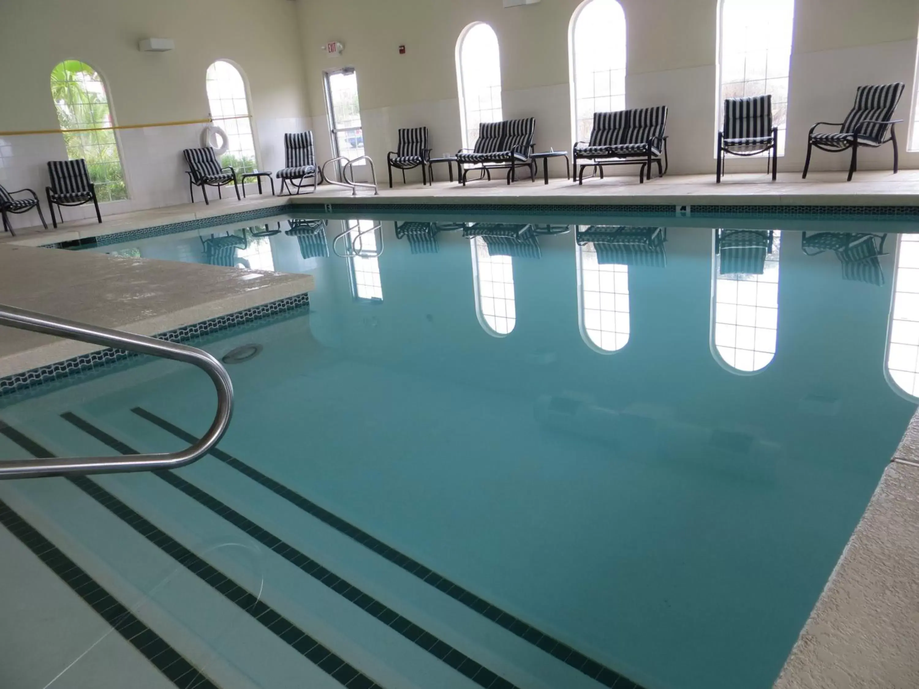 Swimming Pool in Hawthorn Suites Las Vegas