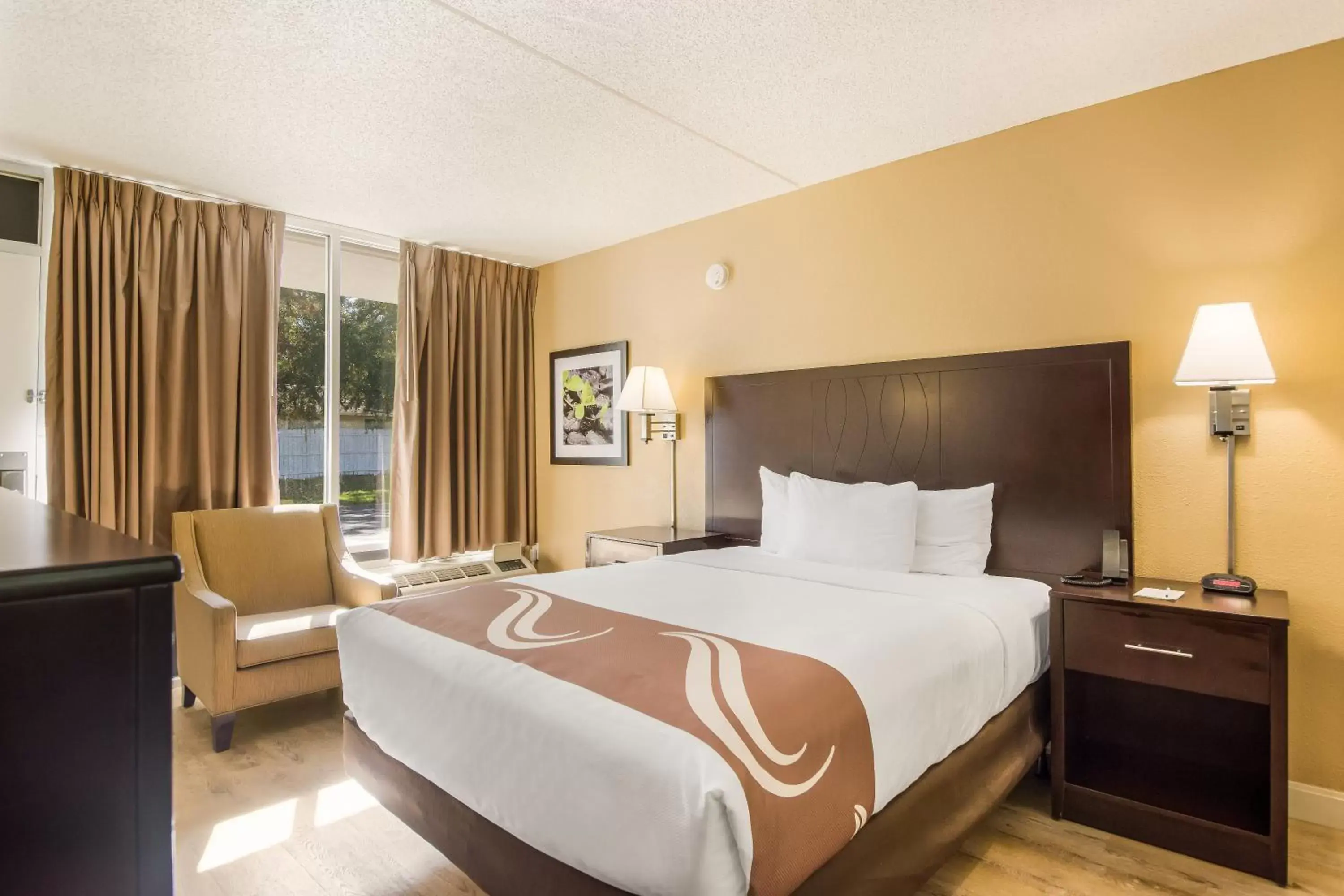 Bed in Quality Inn Bradenton - Sarasota North