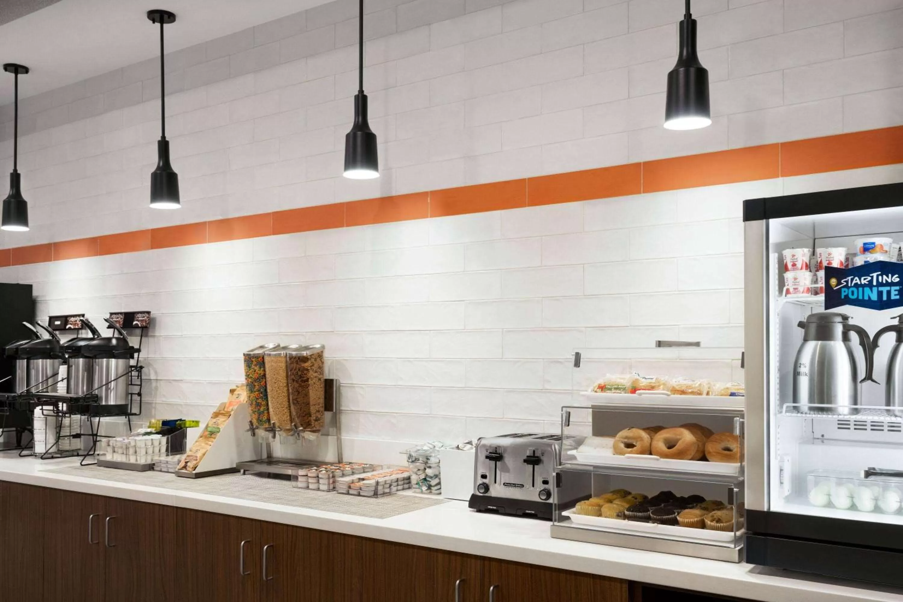 Breakfast in La Quinta Inn & Suites by Wyndham Del Rio