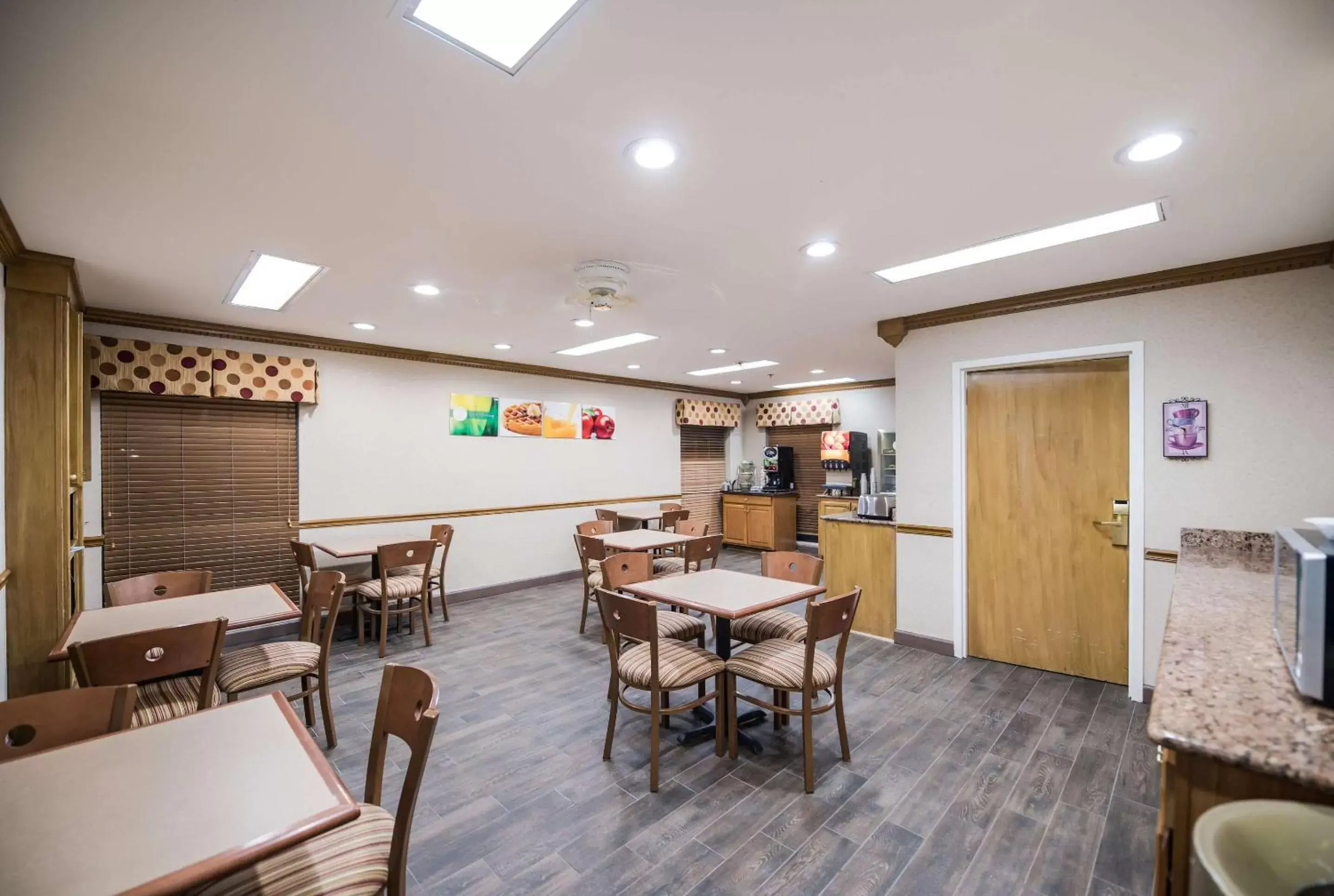 Restaurant/places to eat in Quality Inn Jacksonville near Little Rock Air Force Base Restaurant/places to eat in Quality Inn Jacksonville near Little Rock Air Force Base