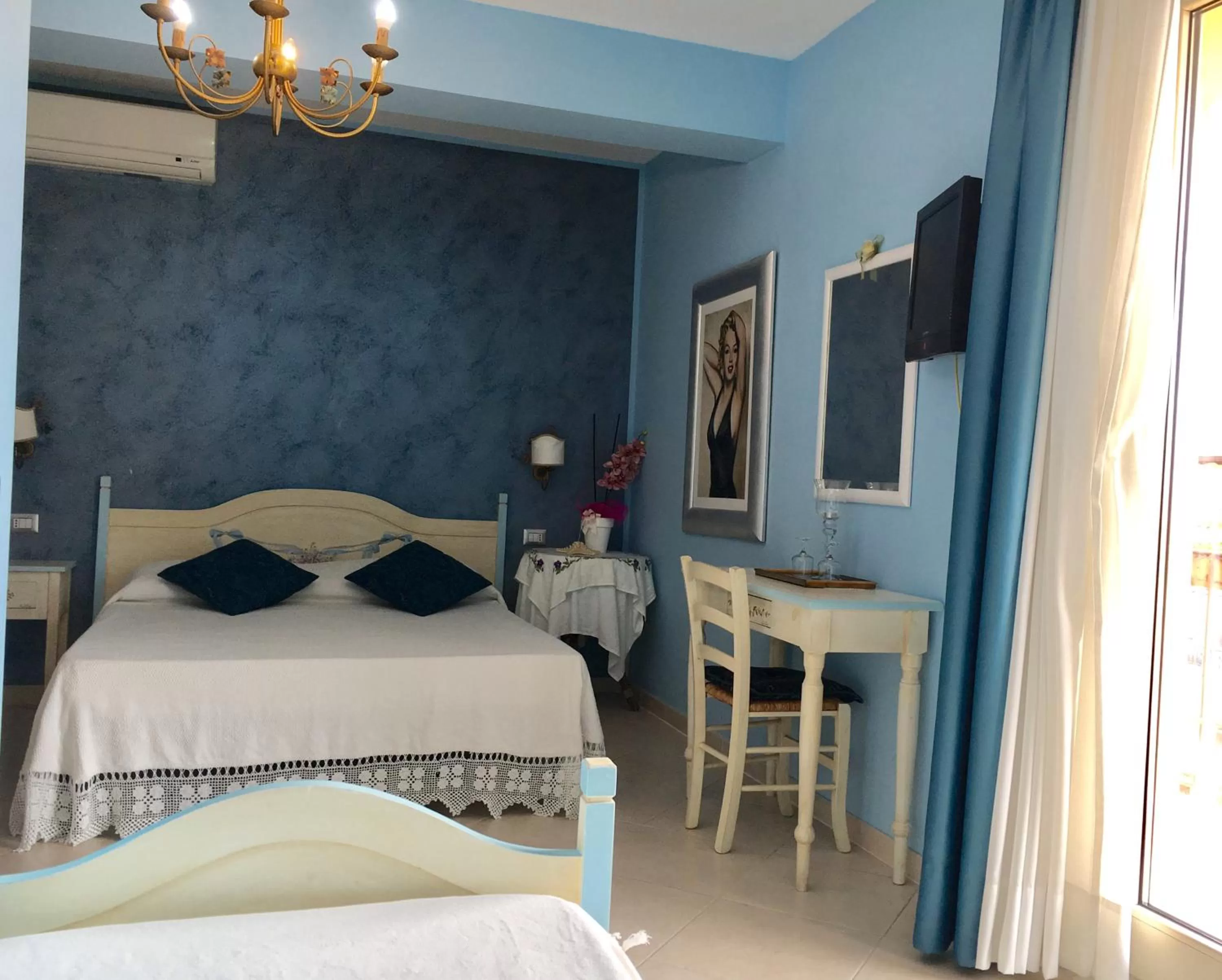 Photo of the whole room, Bed in Hotel Scilla