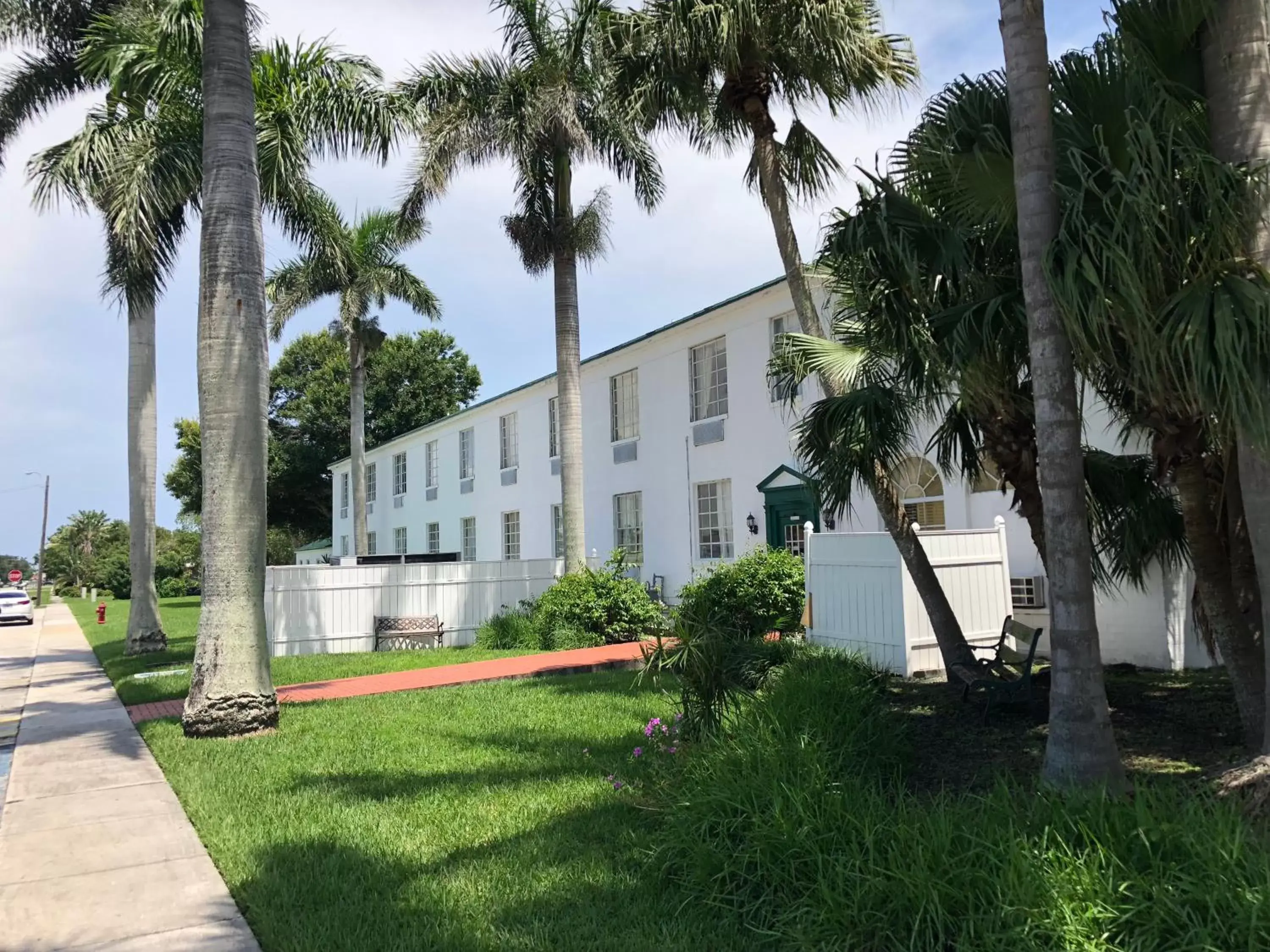 Property Building in Americas Best Value Inn Historic Clewiston Inn
