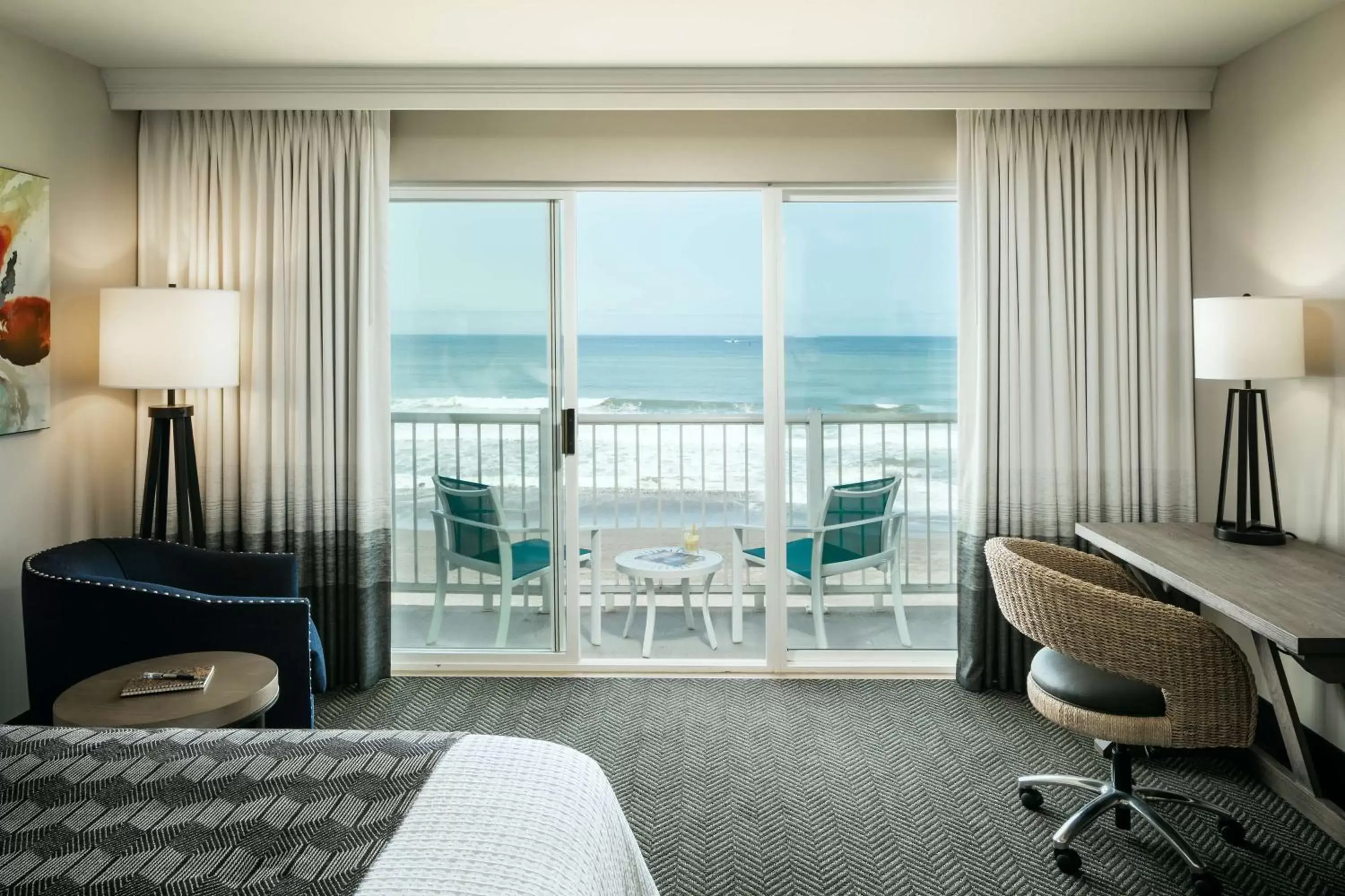 Photo of the whole room, Sea View in Beachfront Inn