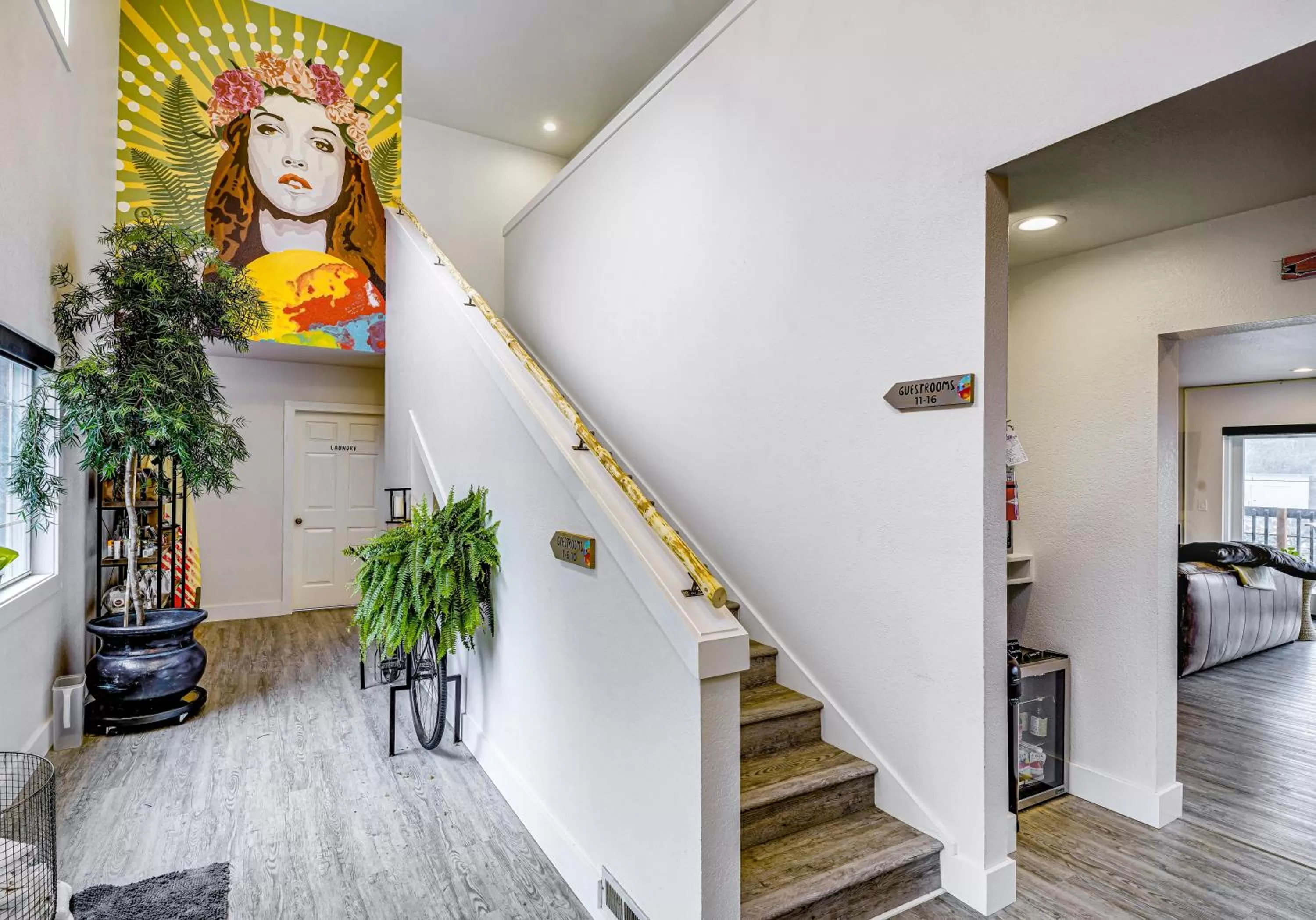 Decorative detail in SCP Depoe Bay