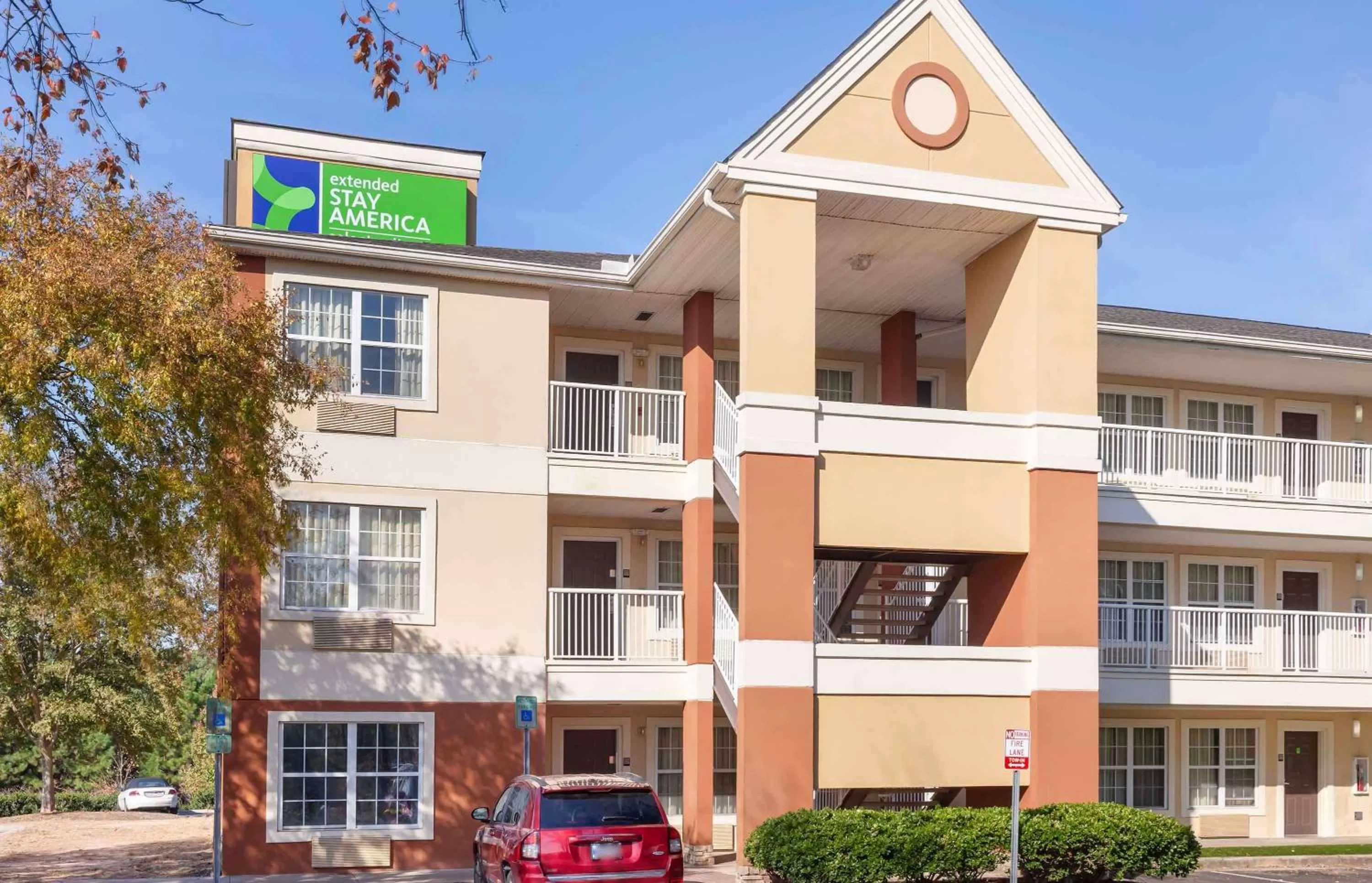 Property building in Extended Stay America Select Suites - Raleigh - RDU Airport