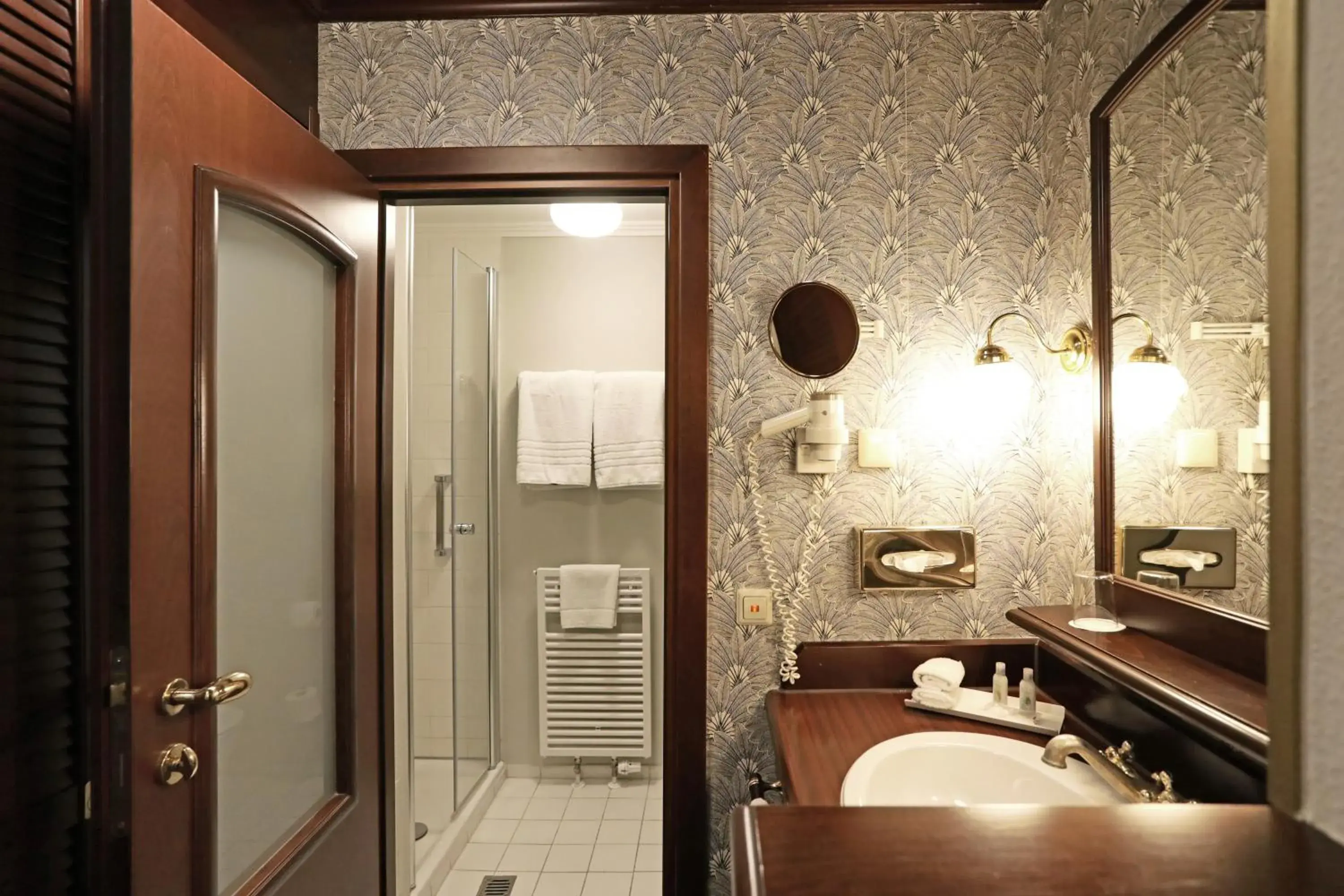 Bathroom in Mercure Hotel Frankfurt Airport Langen