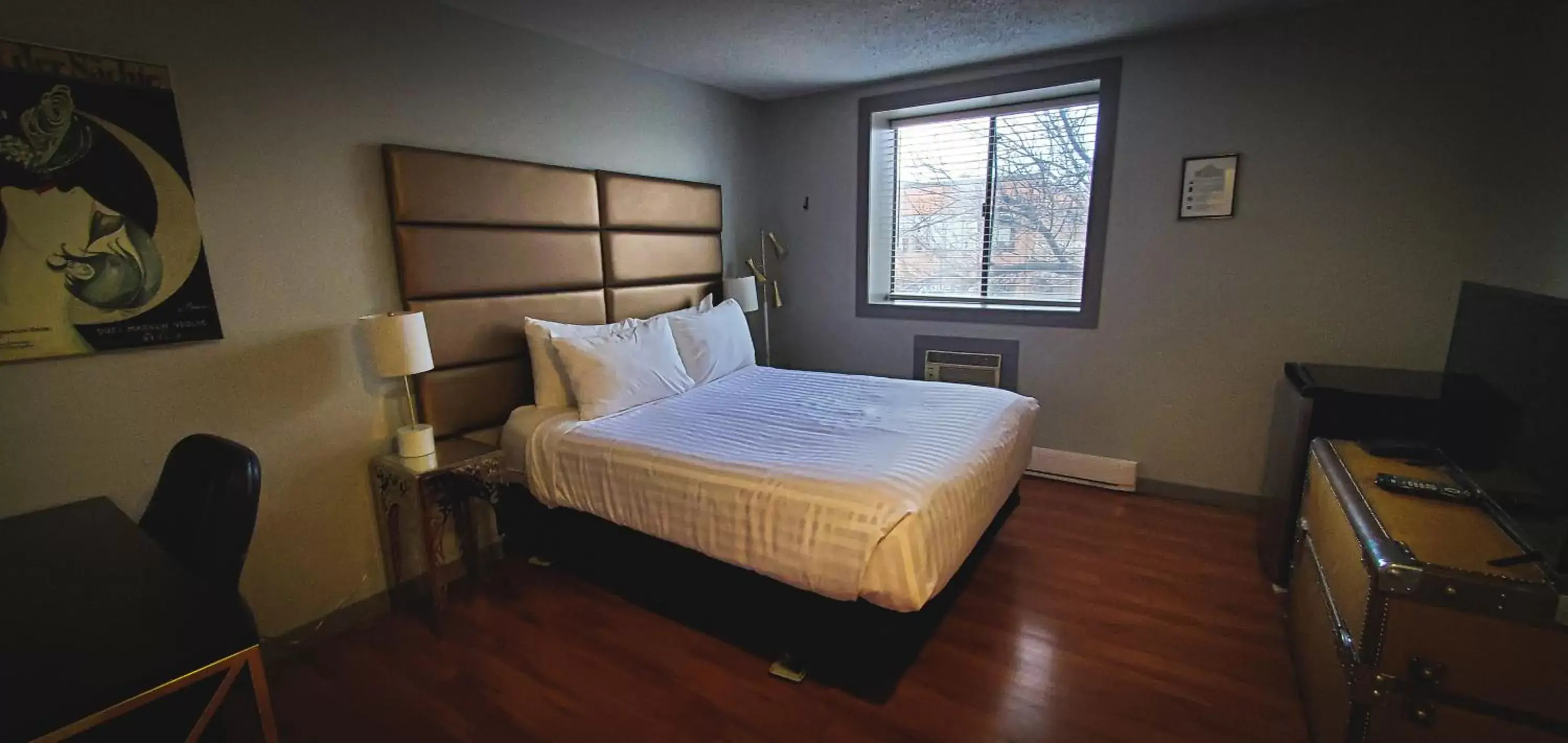 Bed in The Baker Hotel