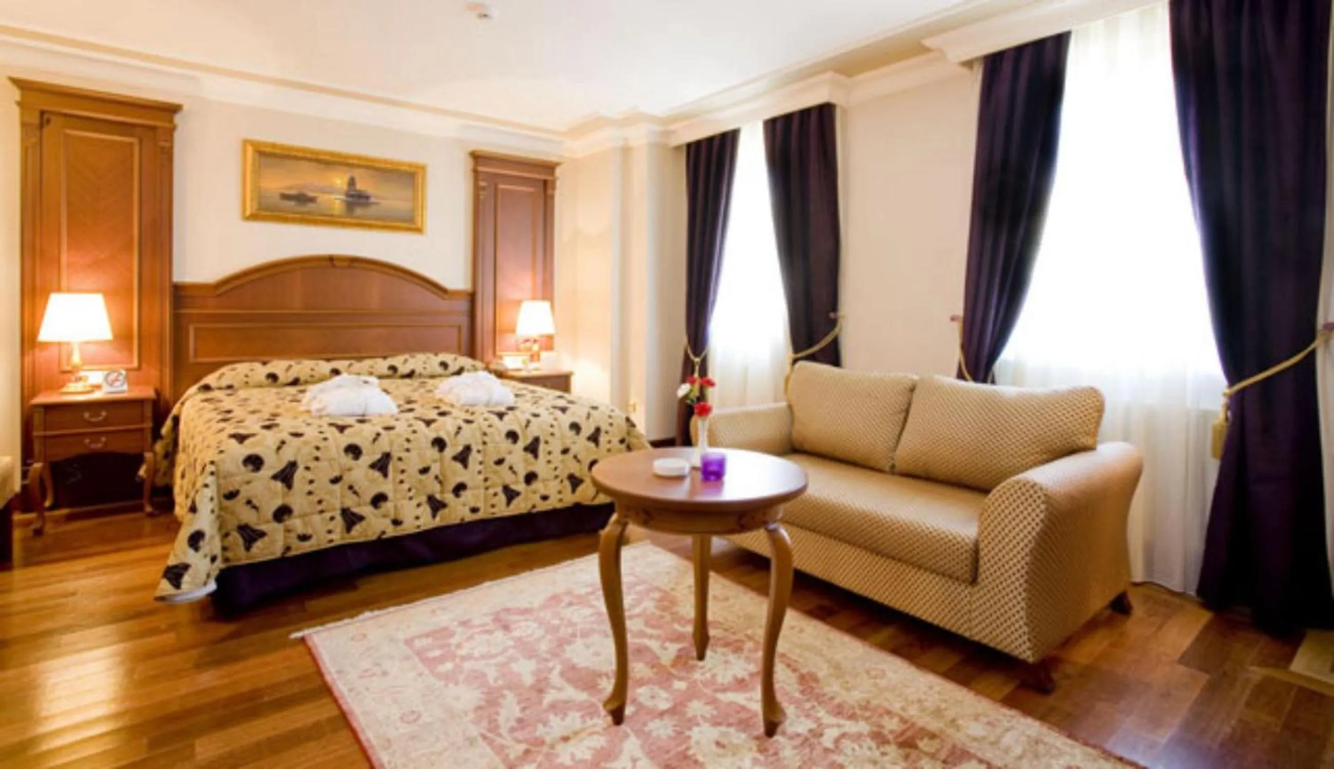 Bed in GLK PREMIER Regency Suites & Spa