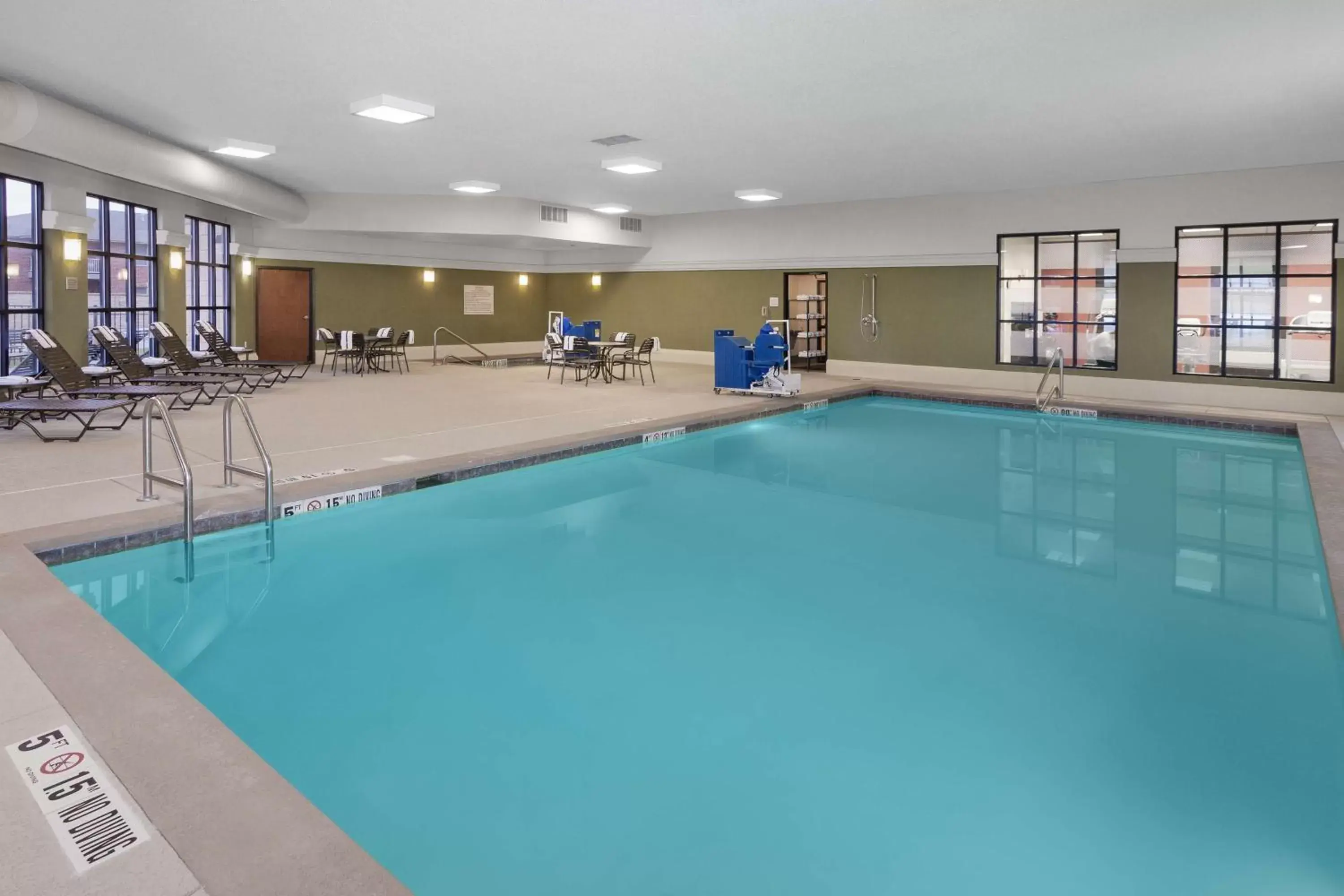 Pool view, Swimming Pool in Hampton Inn & Suites Munster