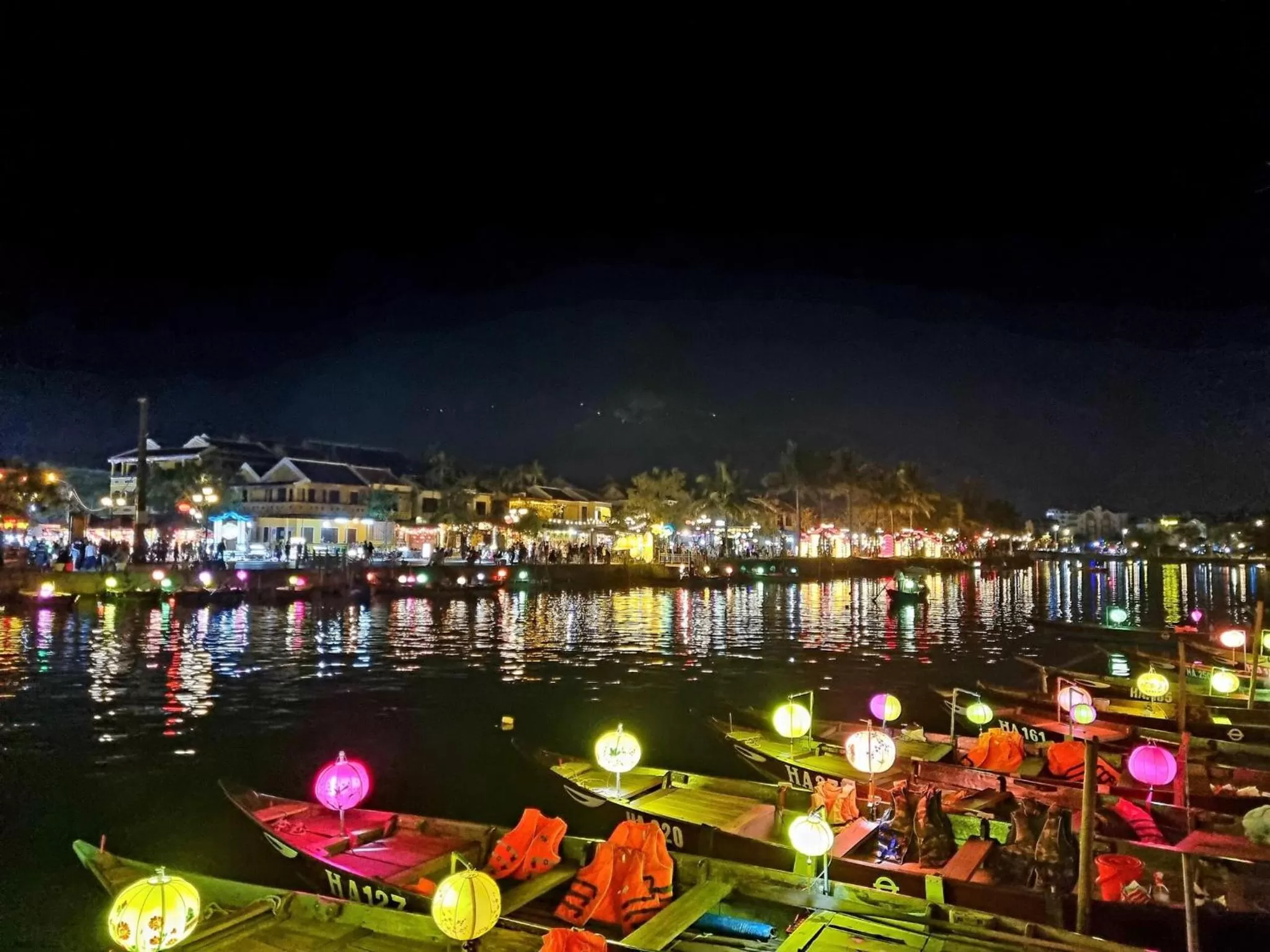 Night in hoi an center town