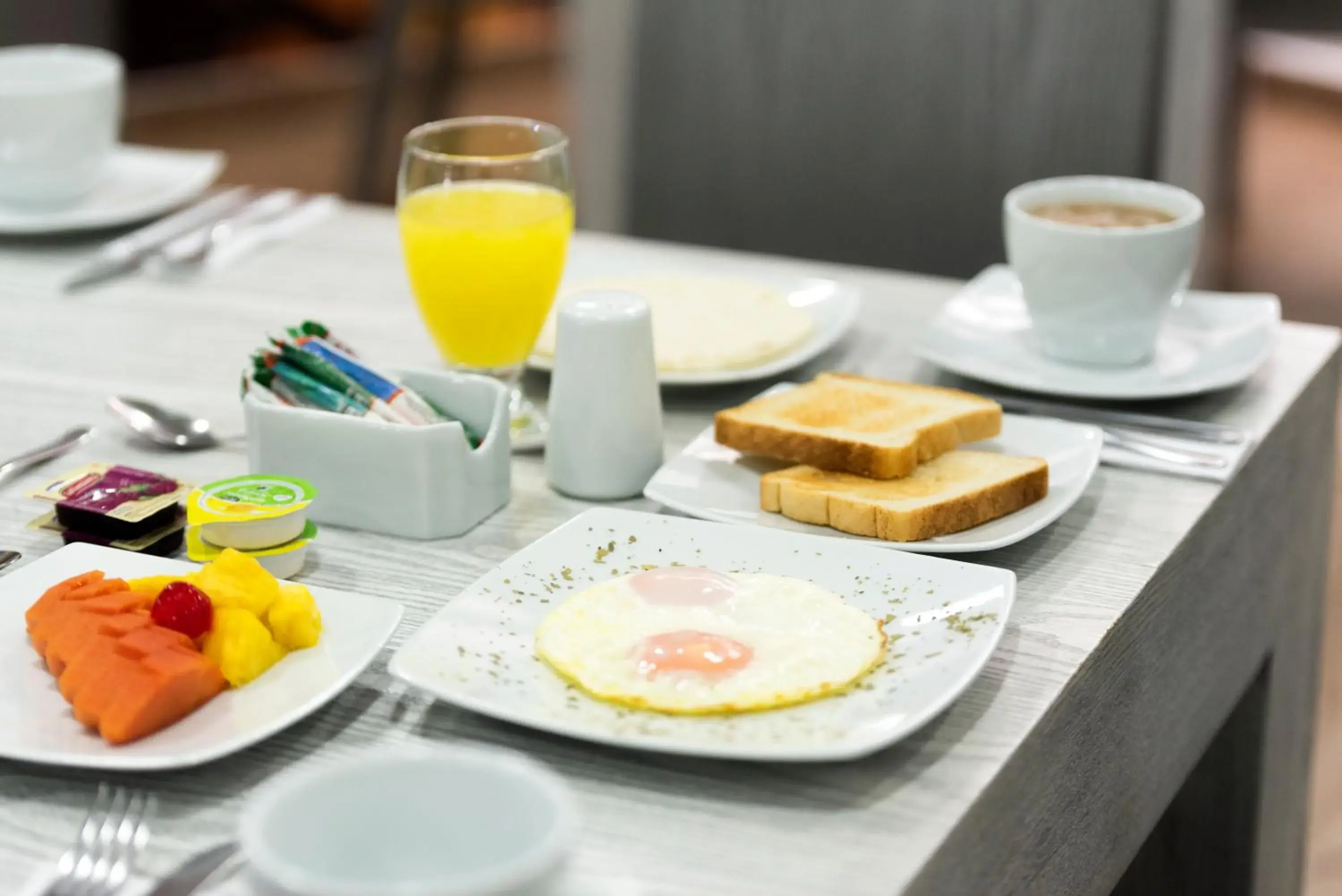 Breakfast in Hotel Caribe Princess by Cyan