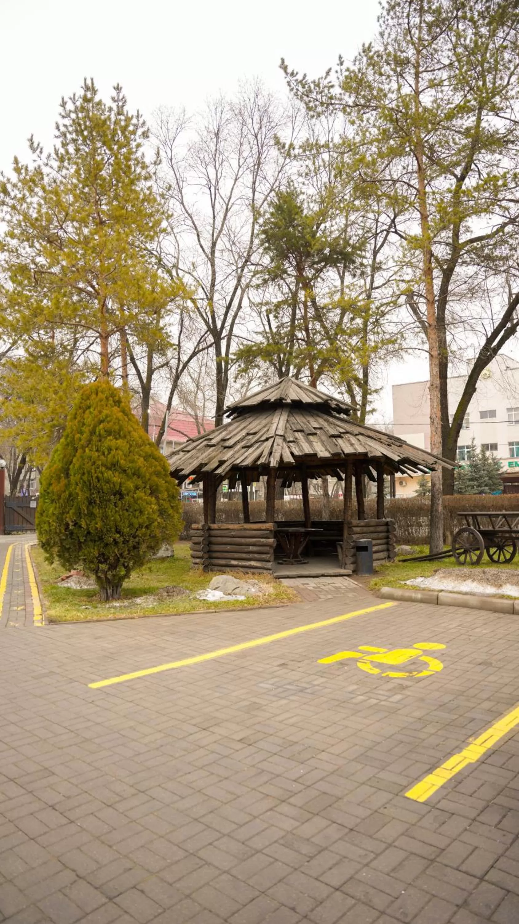 Parking in Saraishyq Hotel