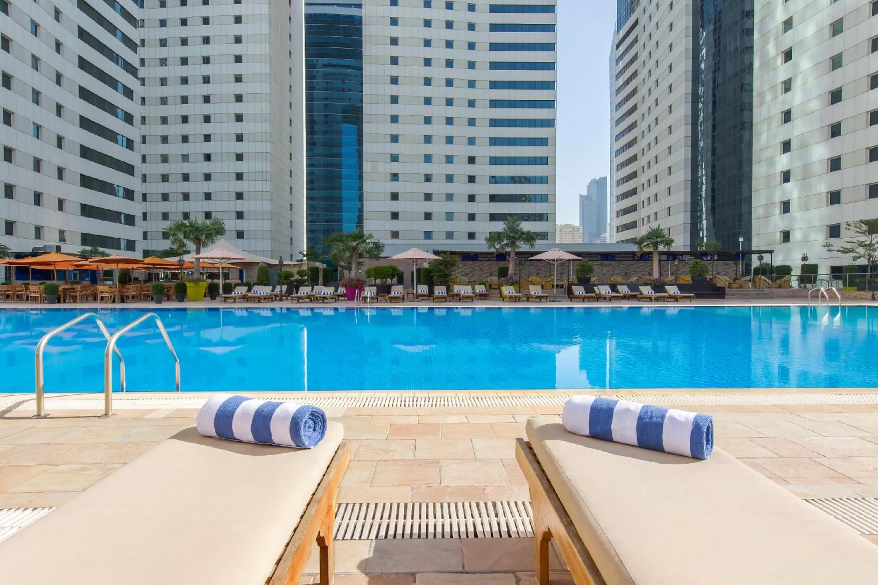 Swimming pool in Ezdan Hotel West Bay