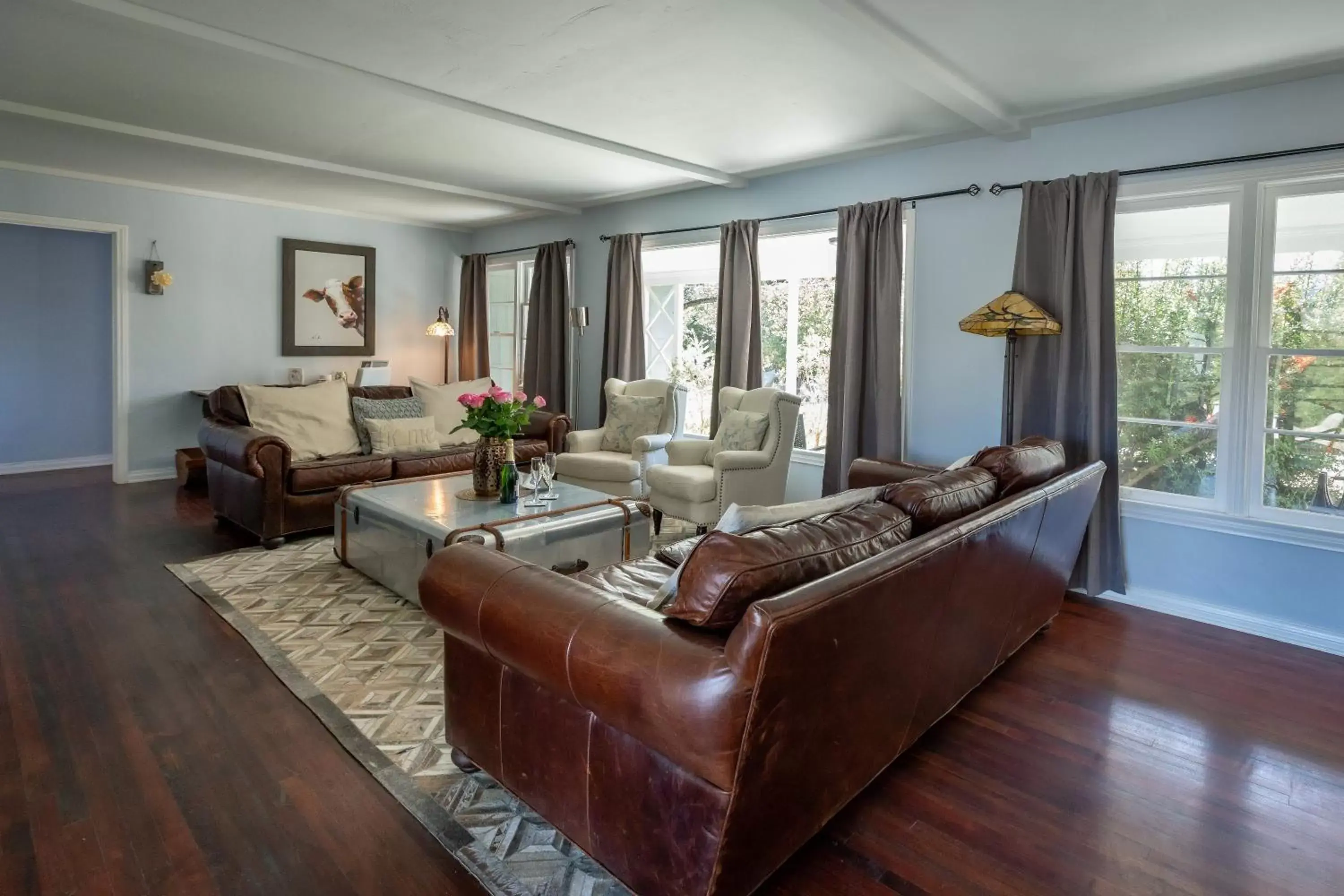 Living room, Seating Area in Apple Tree Inn