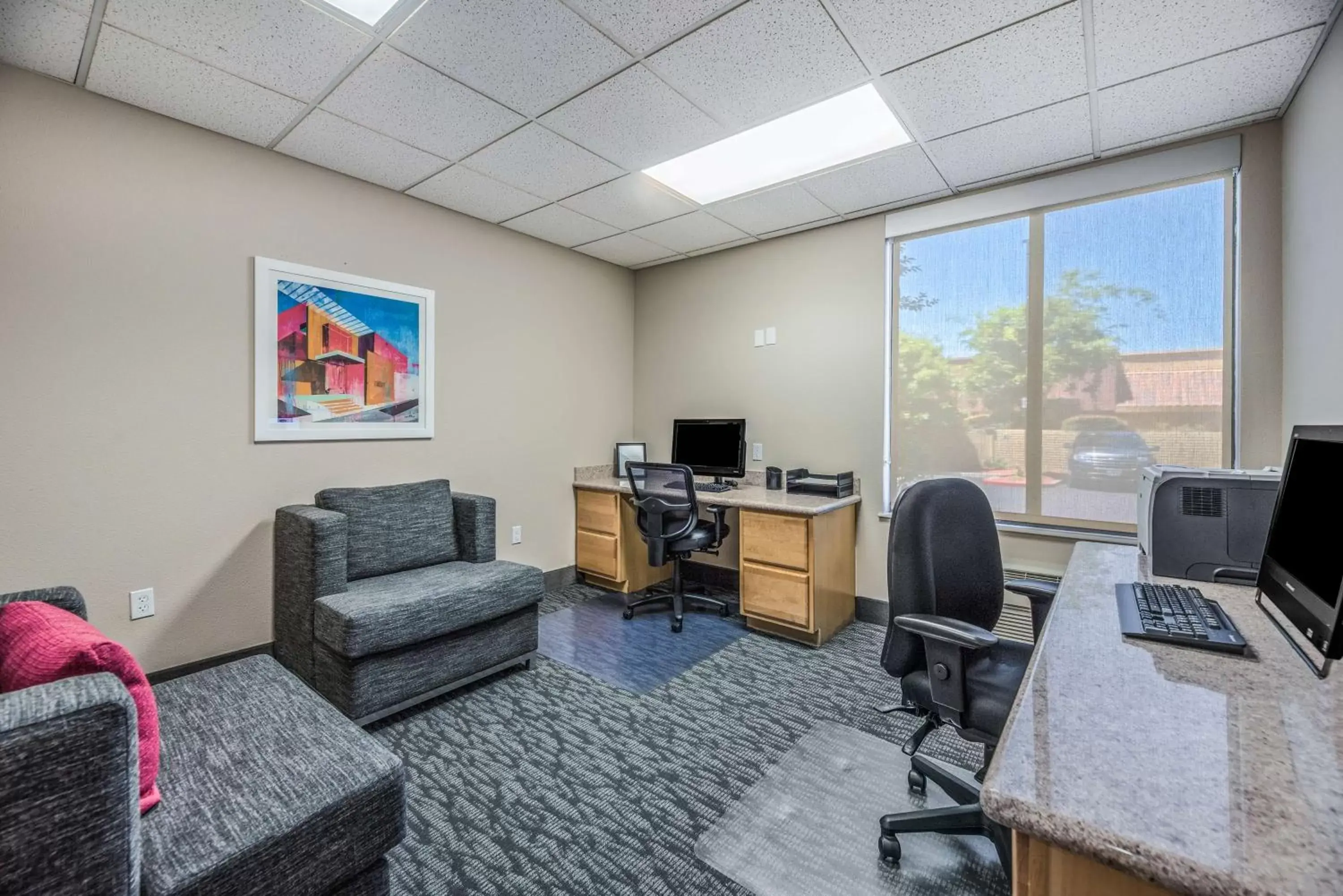 Business facilities, Seating Area in Hampton Inn Oakland-Hayward