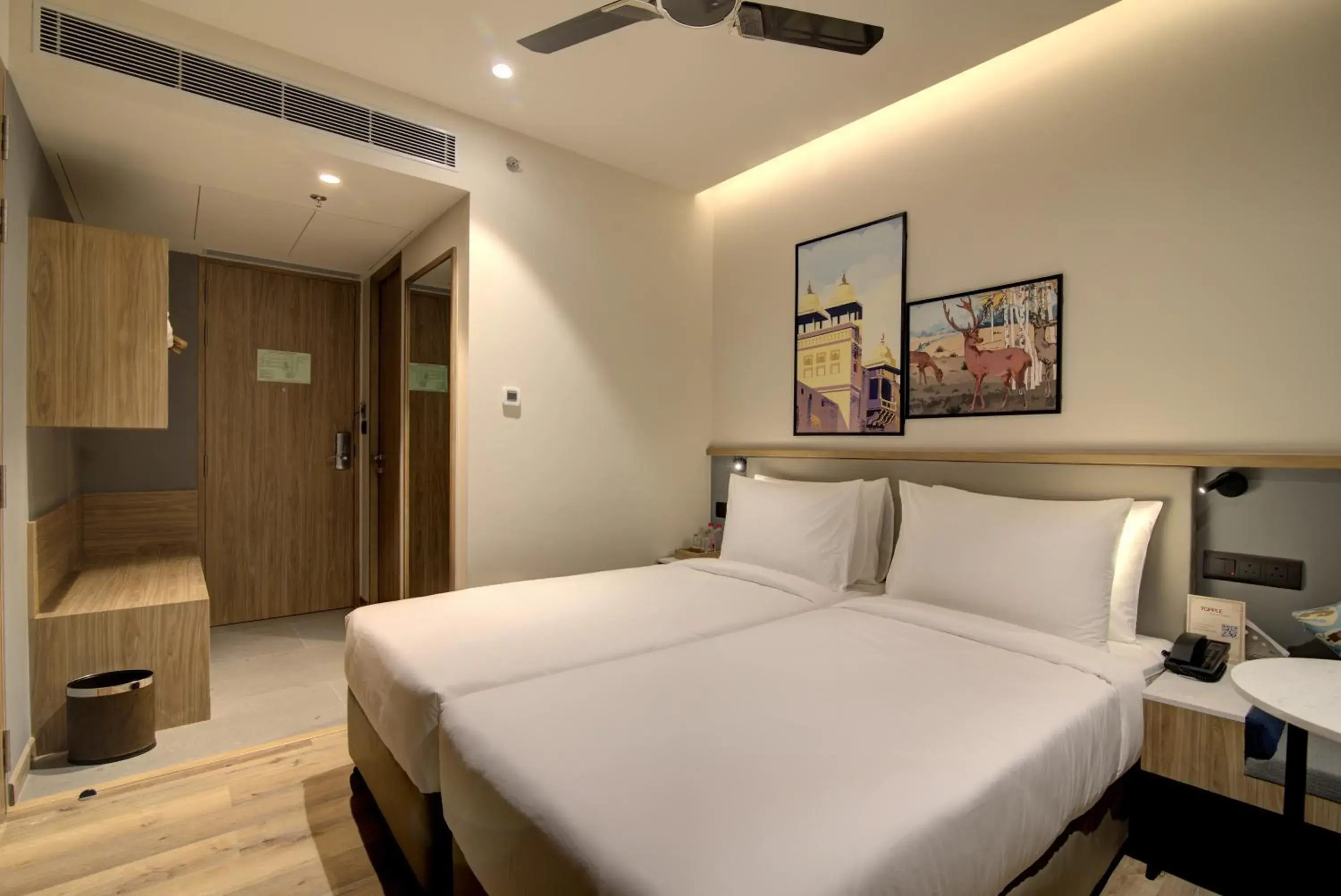 Bed in 7 Apple Hotel Pratap Nagar, Jaipur